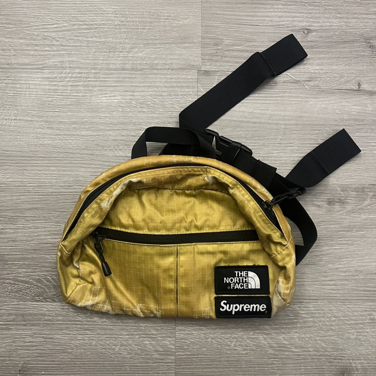 Supreme × The North Face Supreme The North Face Metallic Roo II Lumbar Pack Pouch Size ONE SIZE - 2 Thumbnail