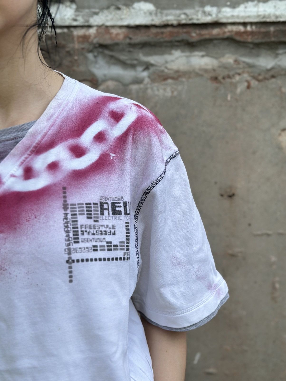 If Six Was Nine VTG Urban Spirit V Neck T-shirts Size L Custom Hand Made Y2K Size US L / EU 52-54 / 3 - 5 Thumbnail