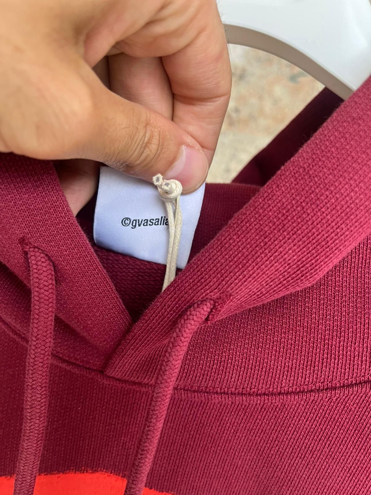 Vetements Anarchy Gothic Logo Hoodie in Bordeaux Size US L / EU 52-54 / 3 - 11 Thumbnail