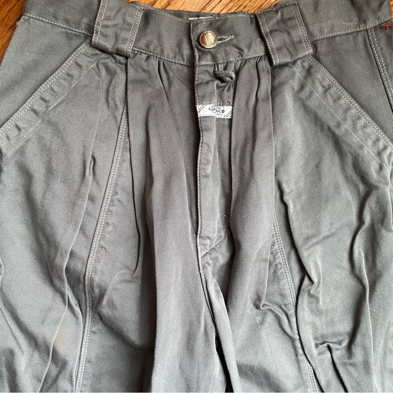 Marithe + Francois Girbaud GIRBAUD Gray Pleated Cotton 80s Snap Ankle Pant 5/6 27” Size 27" / US 4 / IT 40 - 6 Thumbnail