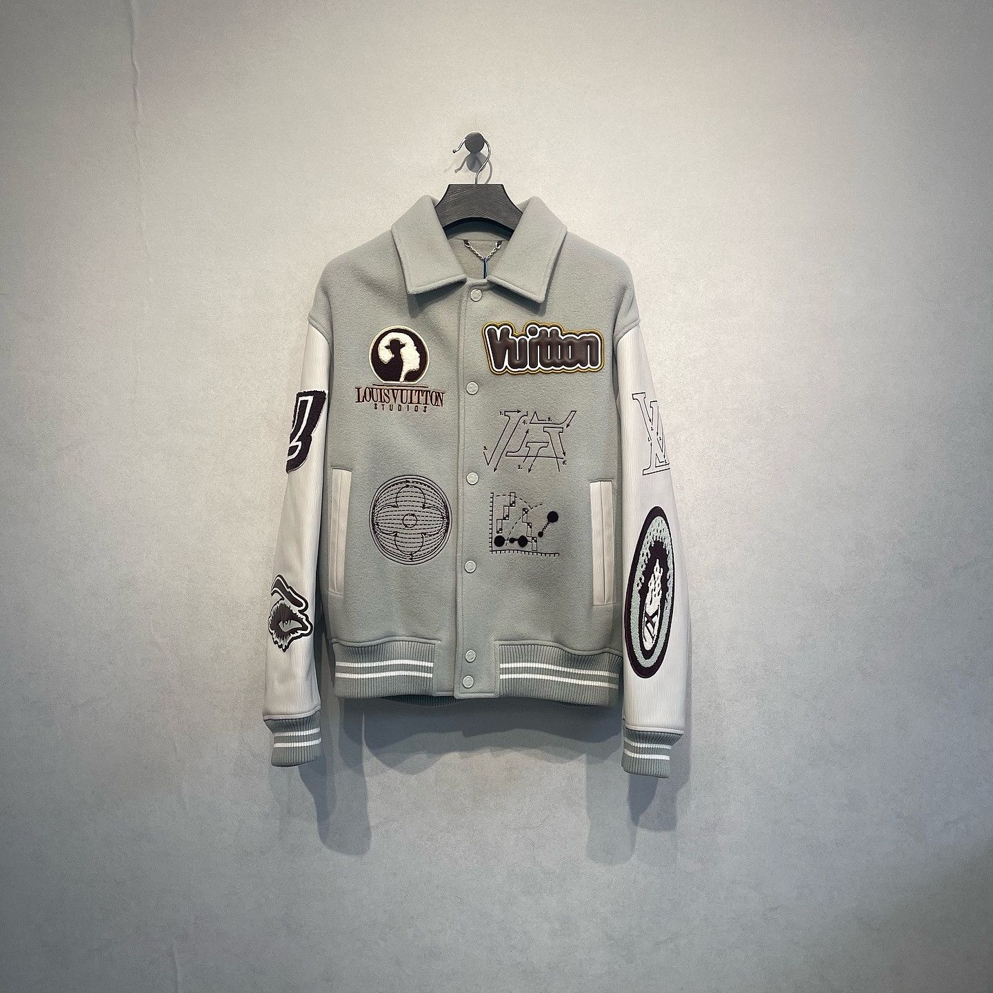 Louis Vuitton Louis Vuitton Eye Print Bomber Jacket Size XL Size US XL / EU 56 / 4 - 1 Thumbnail