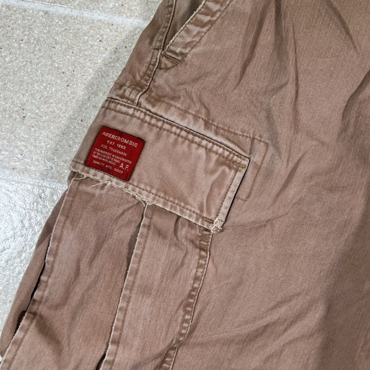 Abercrombie & Fitch Abercrombie & Fitch Cargo Shorts Y2K Vintage Fatigues Sz 32 Size US 32 / EU 48 - 2 Thumbnail