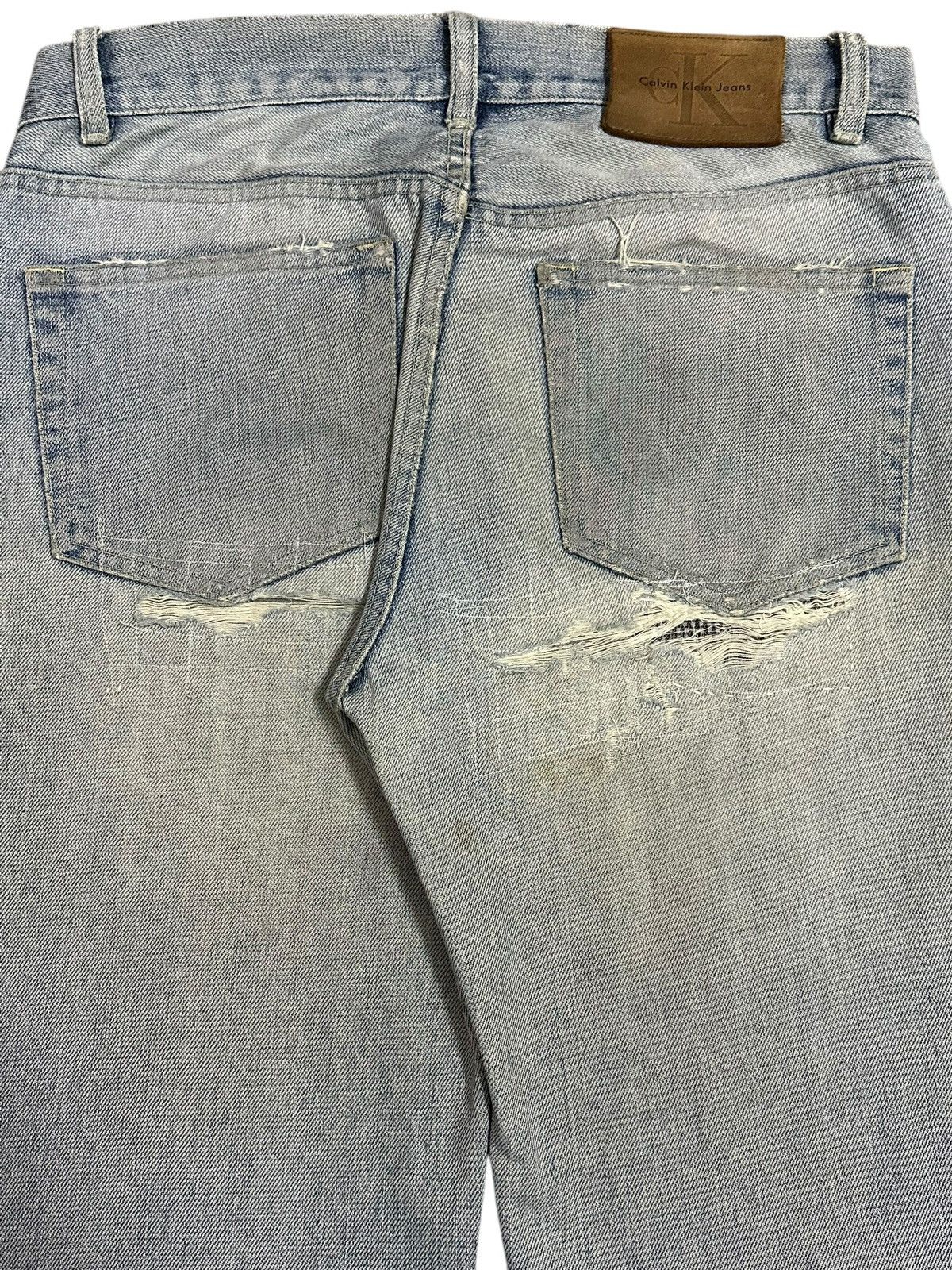 Calvin Klein Vintage Calvin Klein Faded Wash Style Distressed Loose Jeans Size US 32 / EU 48 - 6 Thumbnail