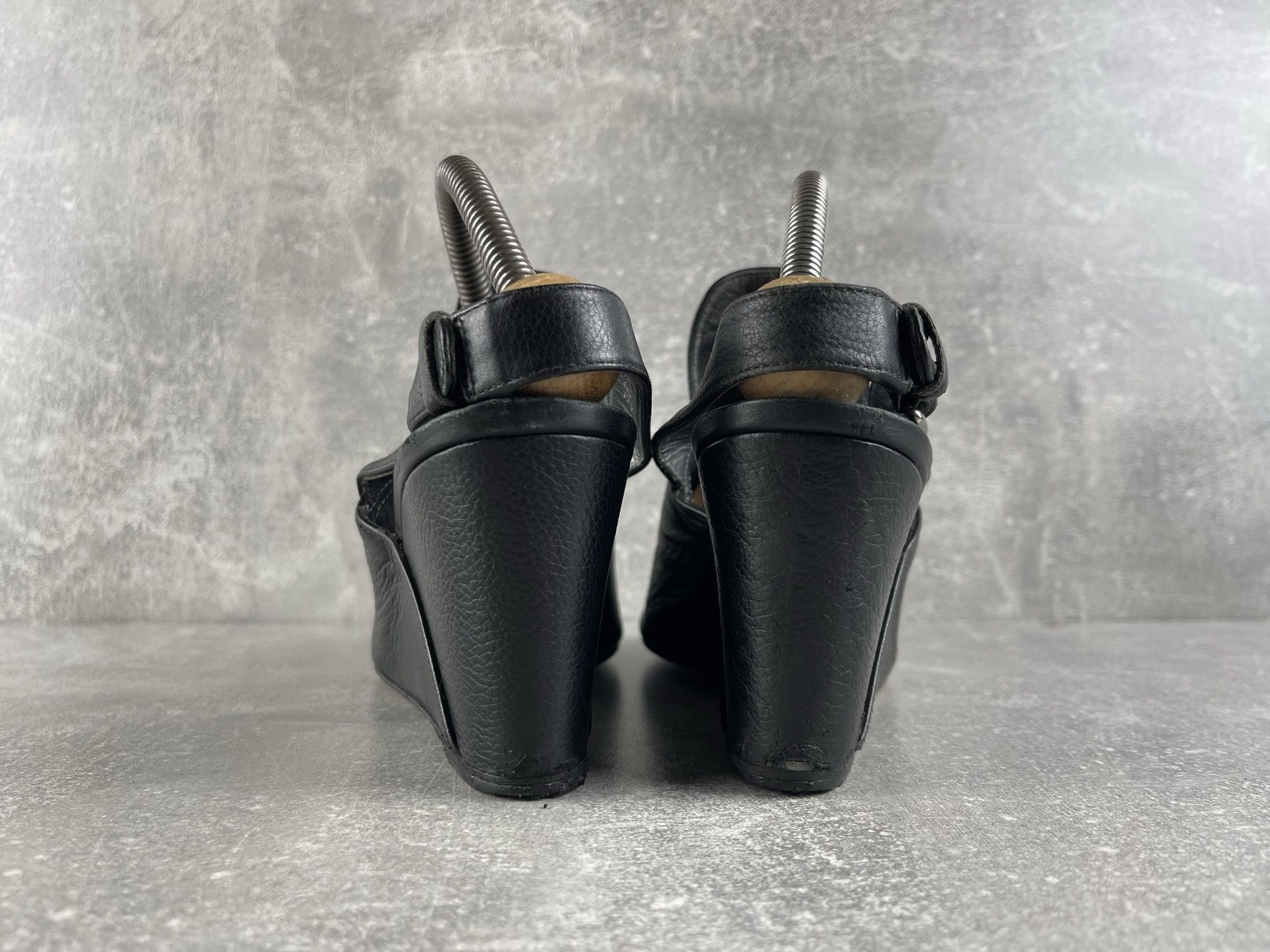 Stuart Weitzman Stuart Weitzman vintage black leather sandals heels Size US 7.5 / IT 37.5 - 6 Thumbnail