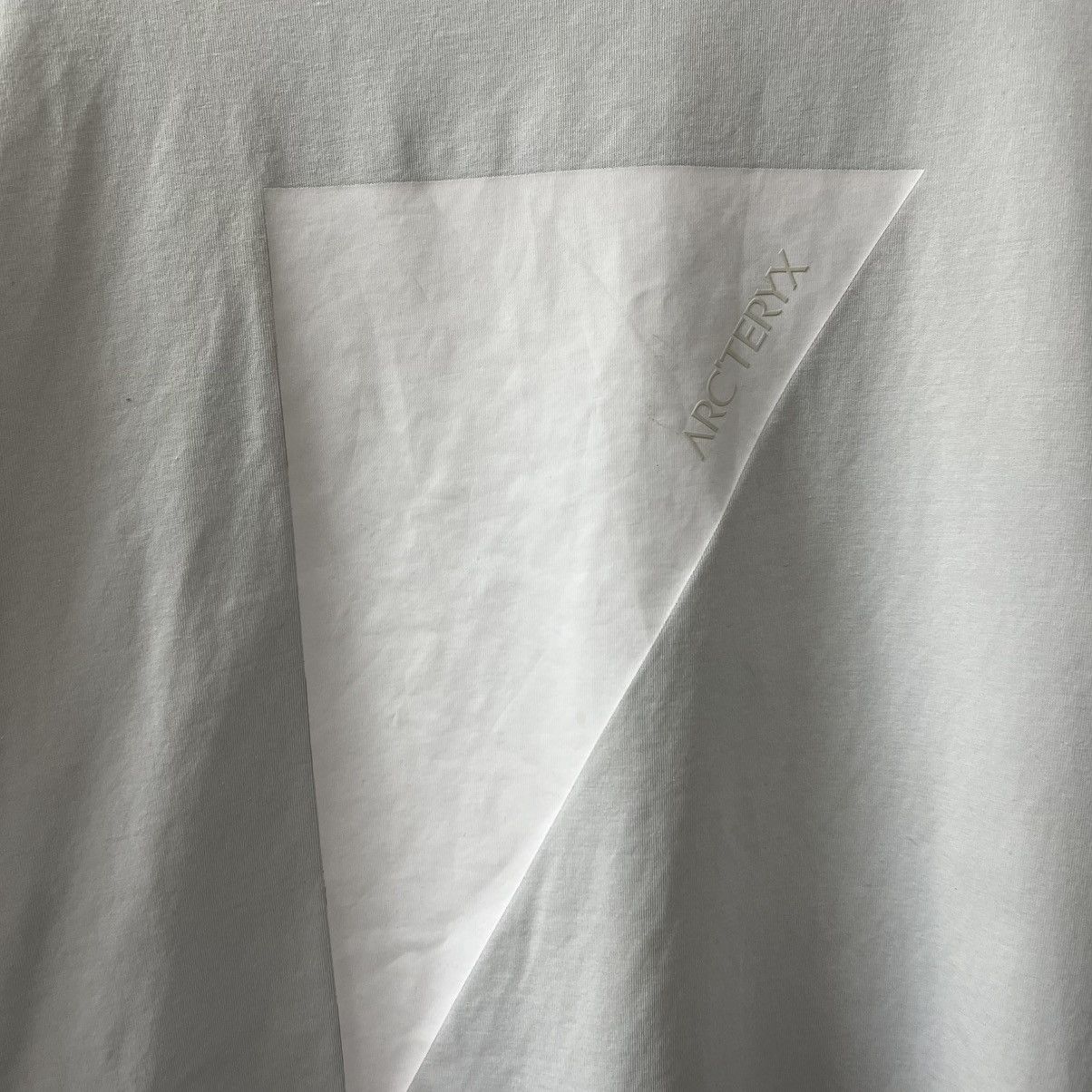 Arc'teryx Arcteryx T-shirt big logo Xl Size US XL / EU 56 / 4 - 5 Thumbnail