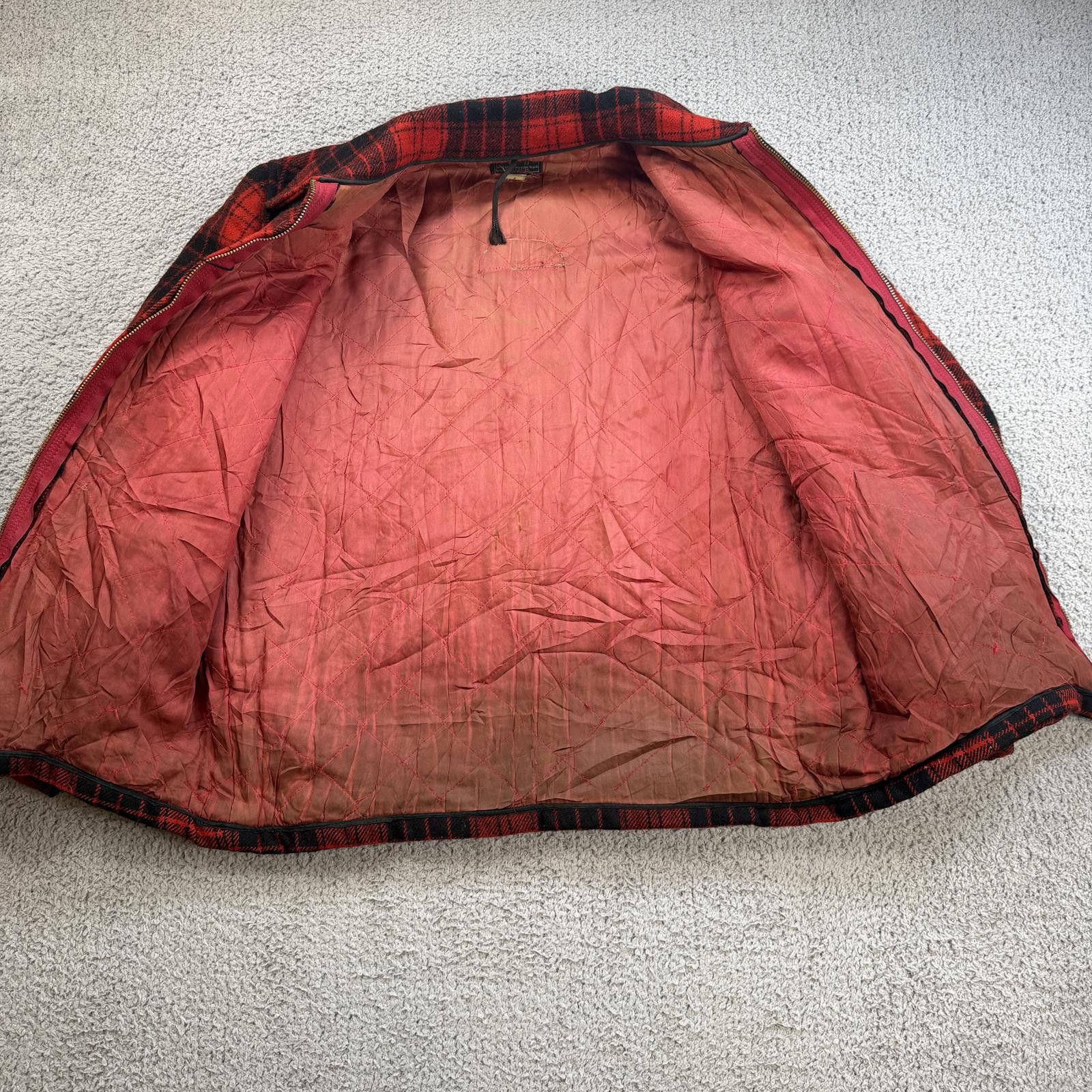 Woolrich Woolen Mills Vintage 60s Woolrich Buffalo Plaid Wool Jacket Red Black Size US S / EU 44-46 / 1 - 5 Thumbnail