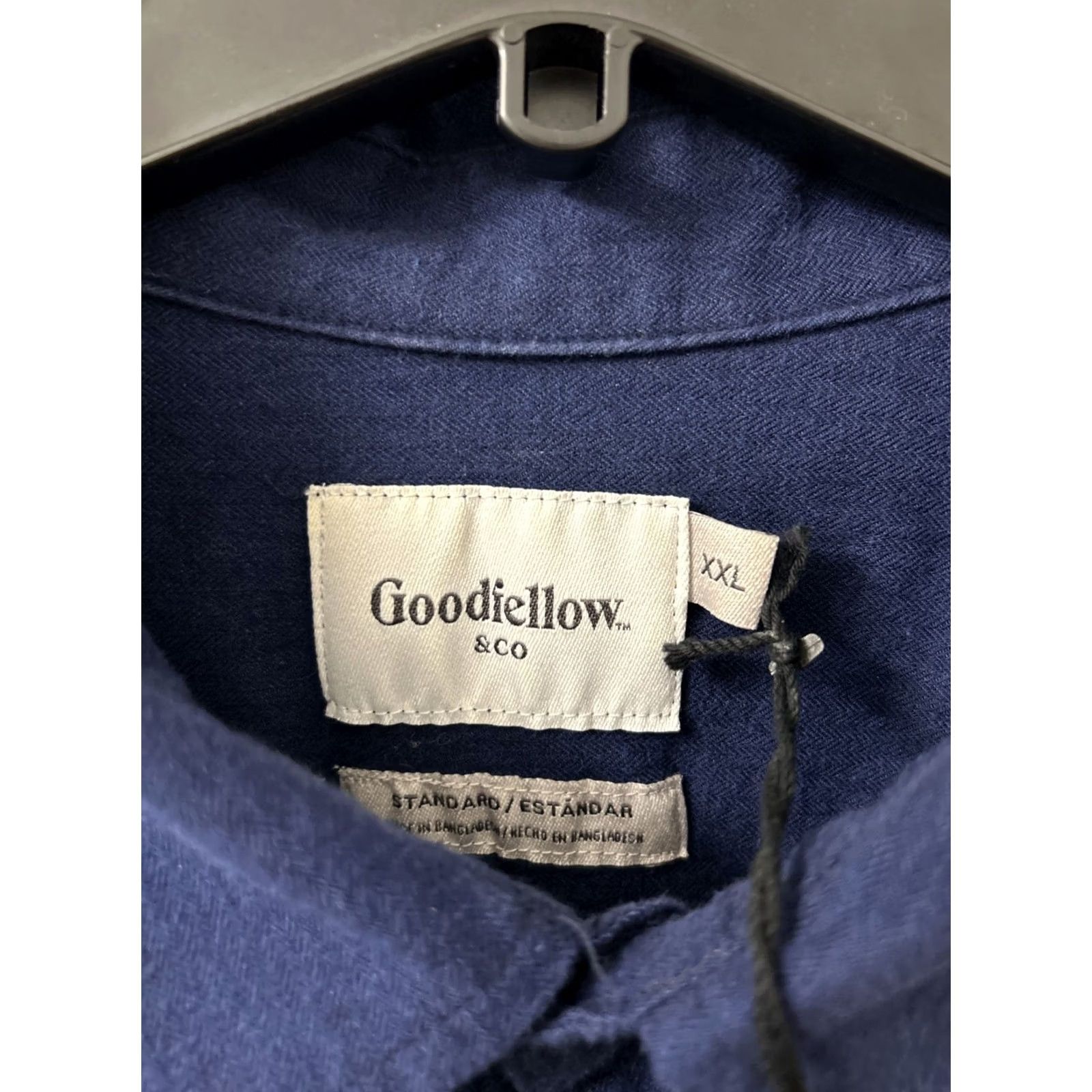 Vintage Goodfellow & Co Shirt Mens 2XL Blue Herringbone Button-Down Long Sleeve Pockets Slant Pocket Casual Workwear Shirt Size US XXL / EU 58 / 5 - 6 Thumbnail