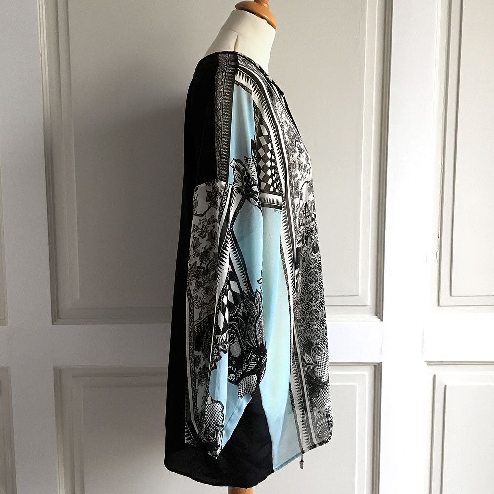 Roberto Cavalli Roberto Cavalli Blue/Black/White Silk Print Lace-Up Top Size ONE SIZE - 5 Thumbnail