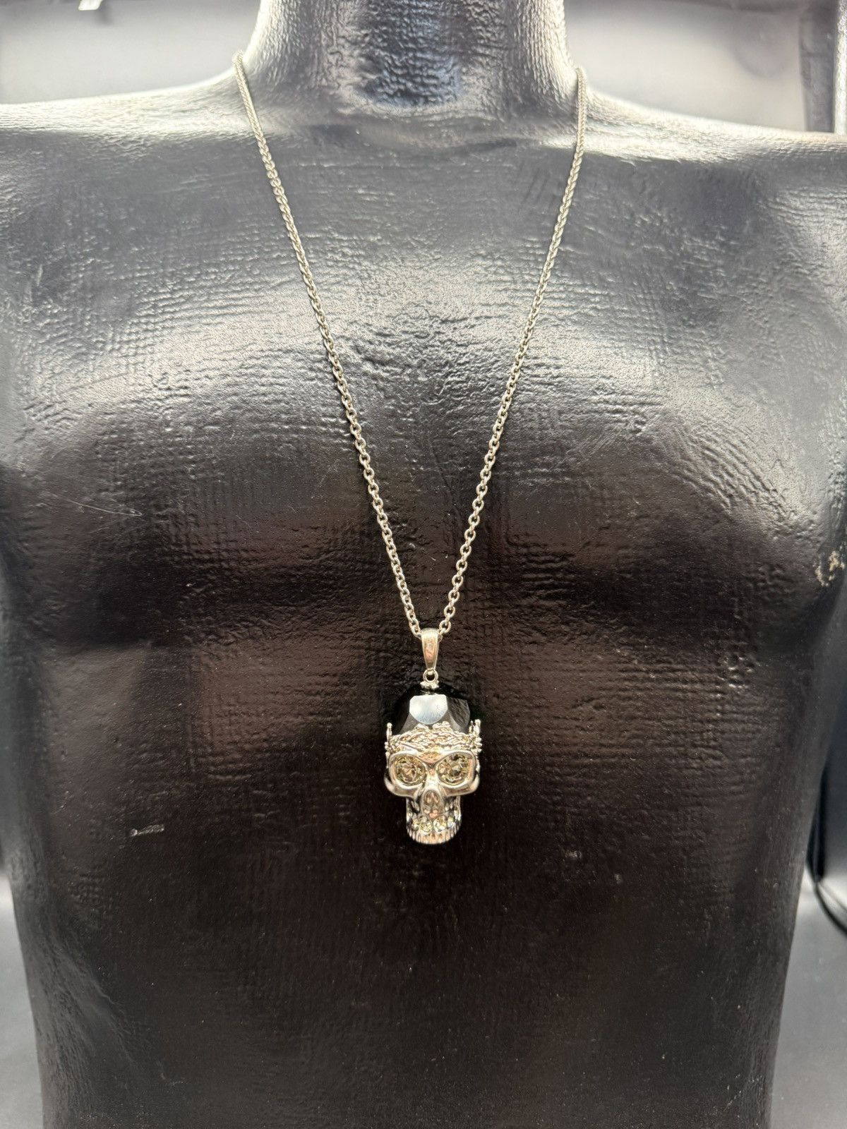 Alexander McQueen ALEXANDER MCQUEEN Silver Twin Skull Necklace Size ONE SIZE - 12 Thumbnail