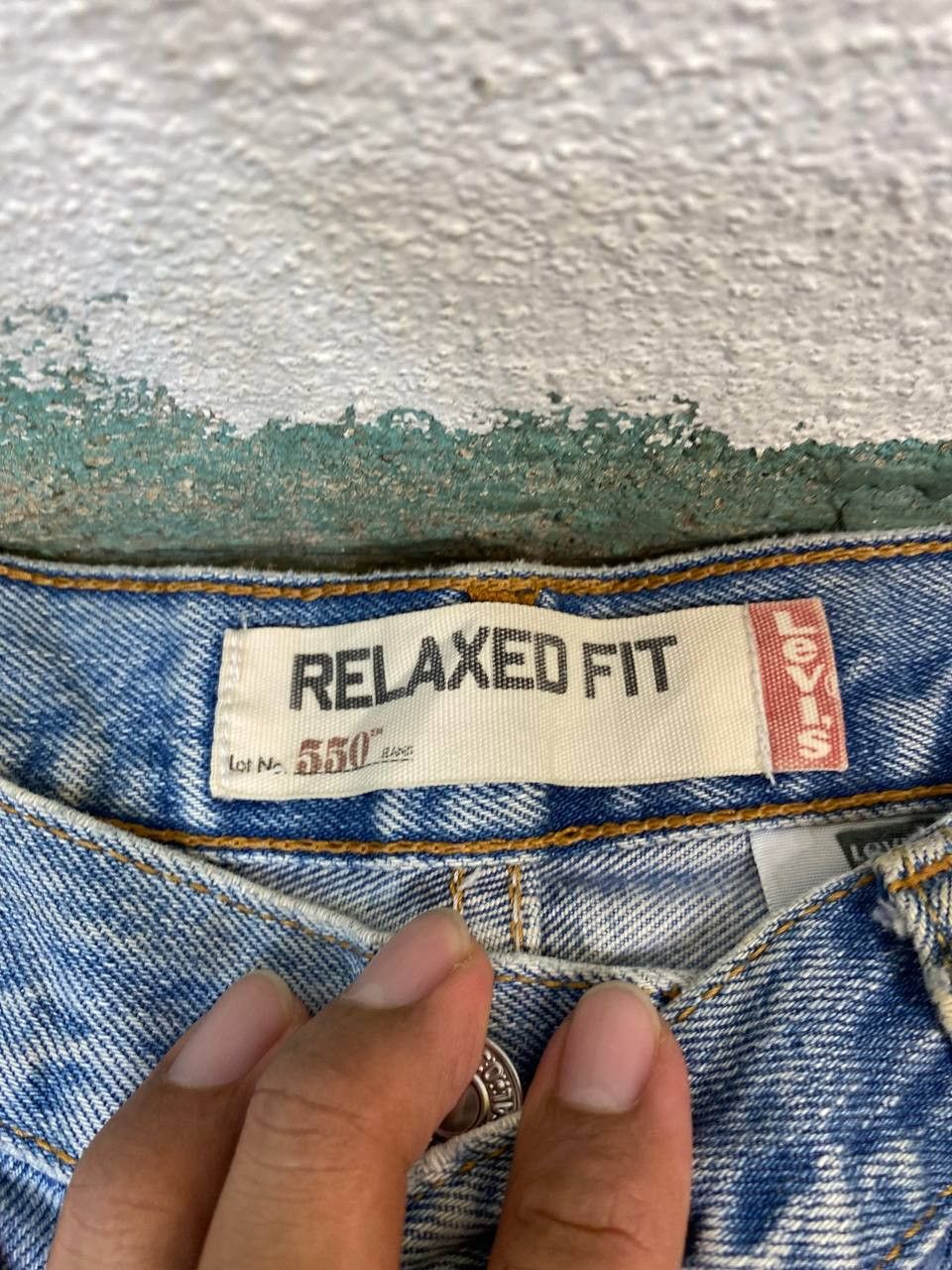 Levi's vintage levis 550 relaxed fit distressed denim Size US 35 - 15 Thumbnail