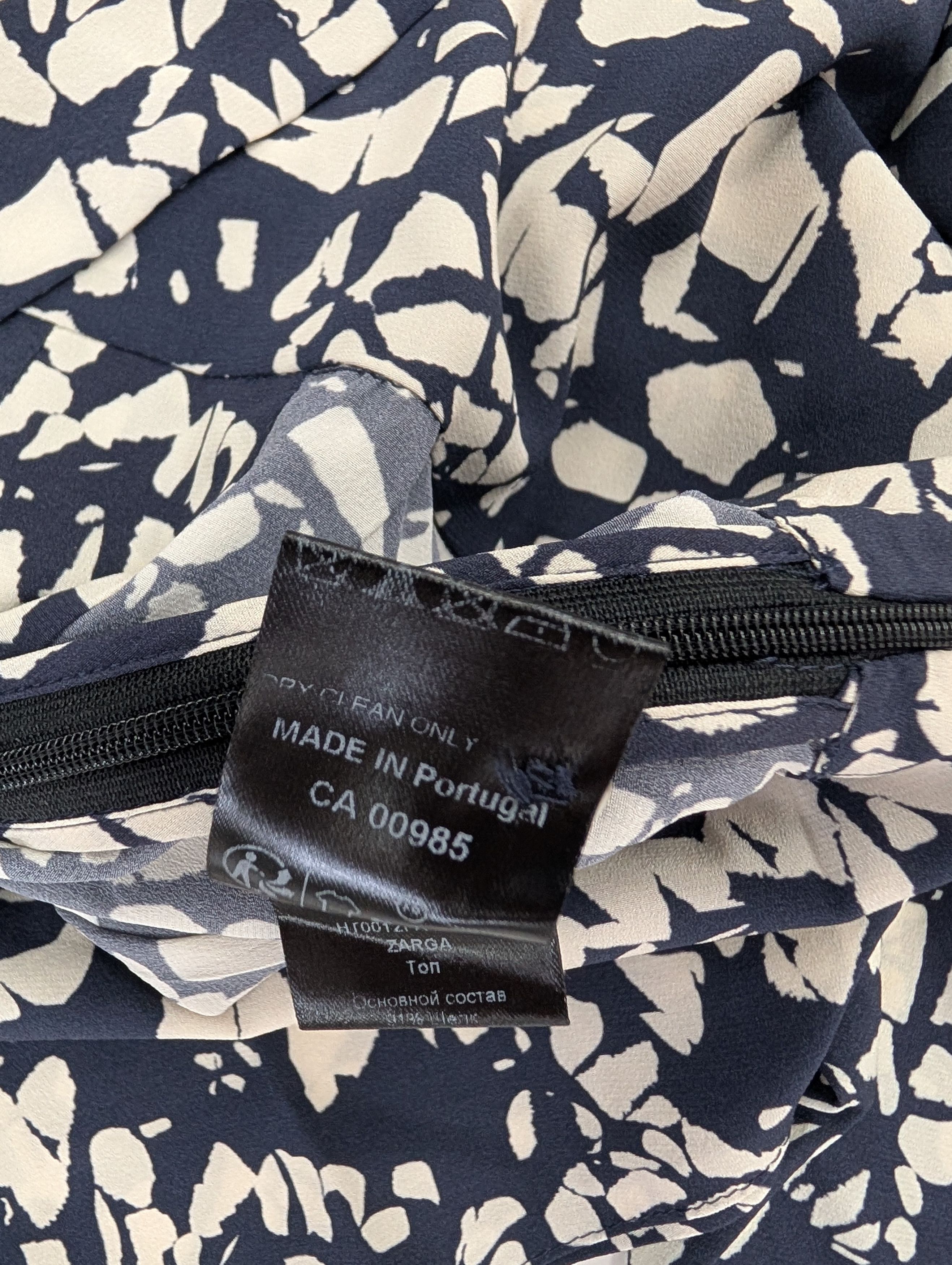 Isabel Marant Isabel Marant Navy Silk Sakura Print Blouse Size XS / US 0-2 / IT 36-38 - 8 Thumbnail