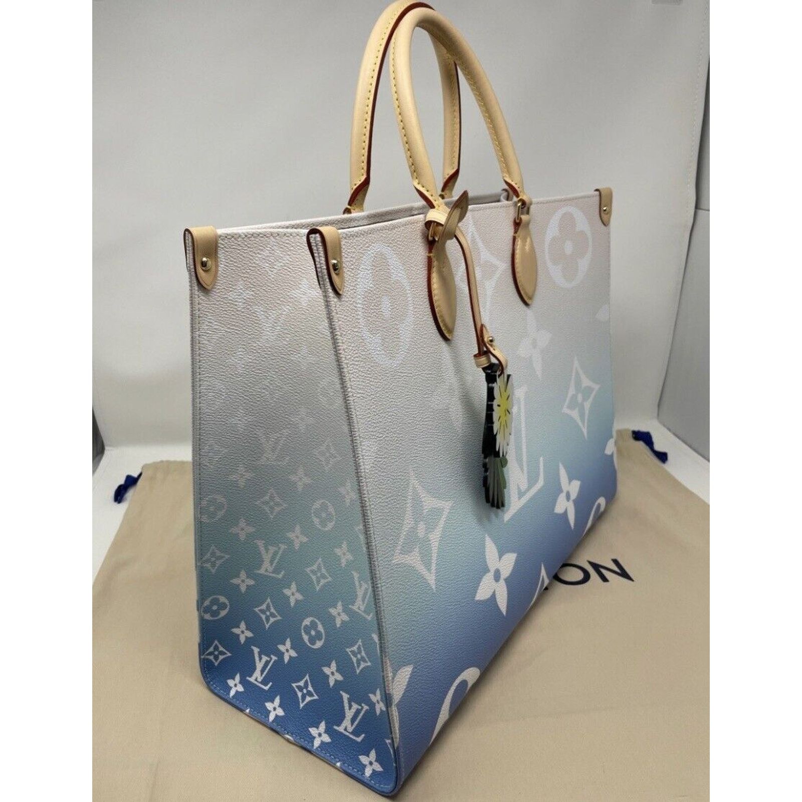 Louis Vuitton Louis Vuitton OnTheGo Tote By The Pool Monogram Giant GM BLU Size ONE SIZE - 7 Thumbnail