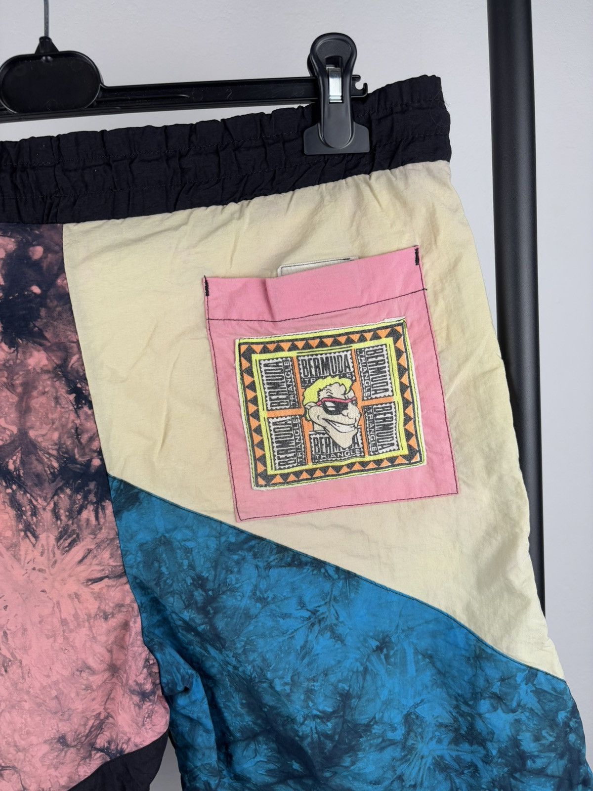 Other Bermuda Triangle crazy shorts size M Size US 32 / EU 48 - 5 Thumbnail