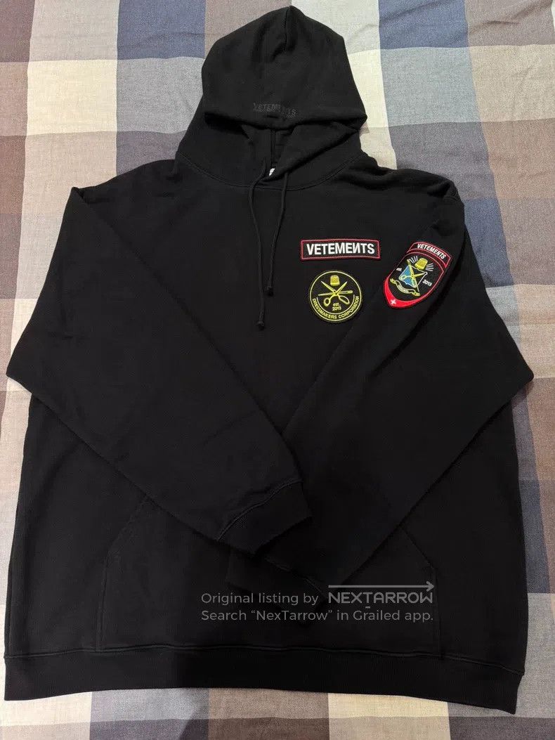 Vetements Vetements McDonald's police badge hoodie Size US S / EU 44-46 / 1 - 1 Thumbnail