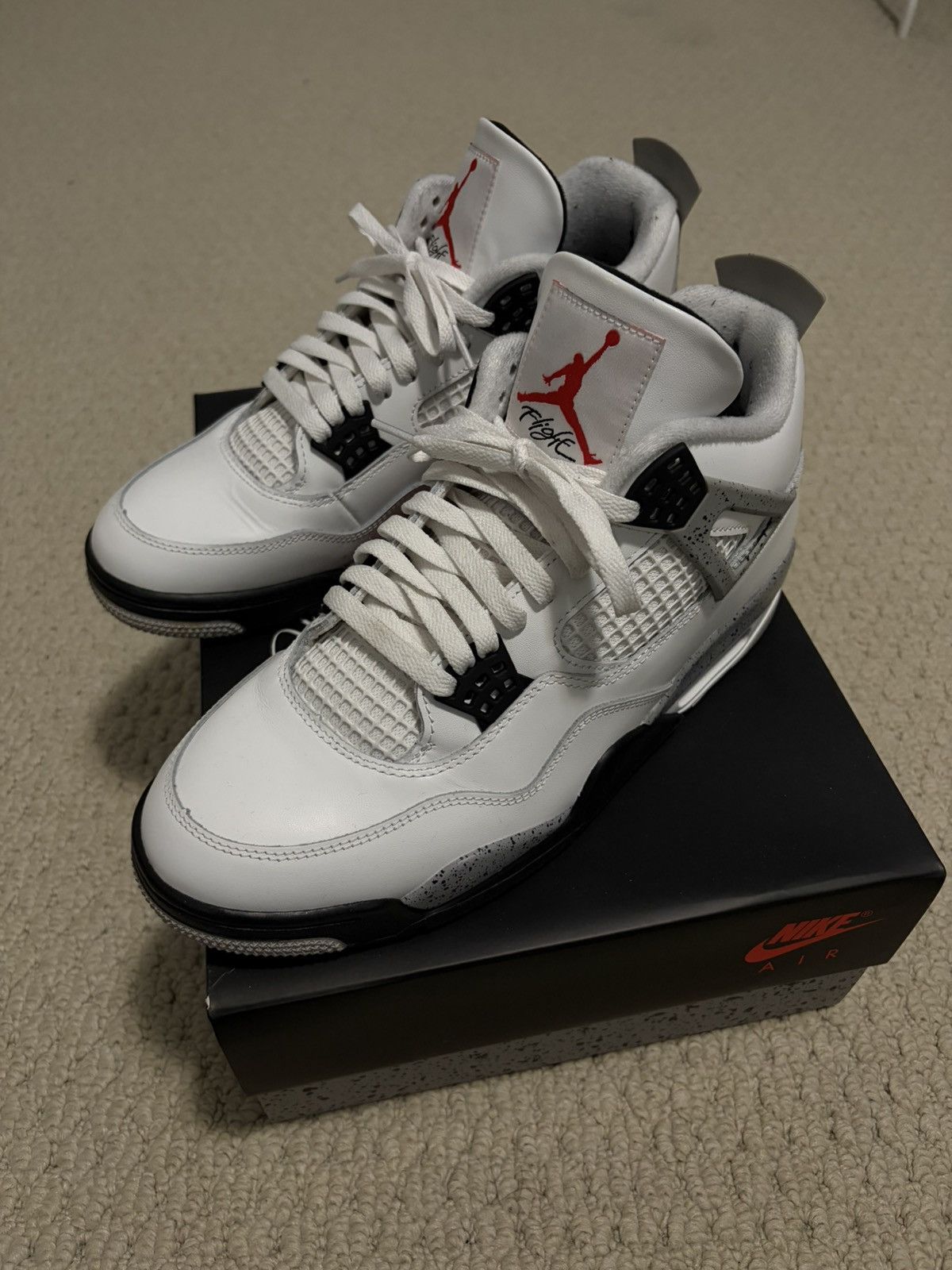 Jordan Brand Jordan 4 White Cements 2025 Size US 10.5 / EU 43-44 - 1 Thumbnail