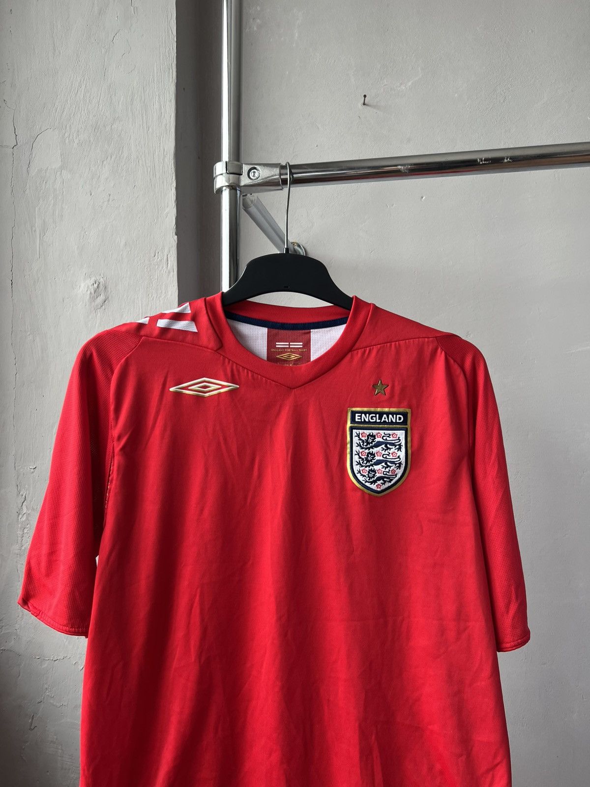 Umbro 2004/06 ENGLAND TEAM AWAY SOCCER JERSEY FOOTBALL SHIRT SZ L Size US L / EU 52-54 / 3 - 3 Thumbnail