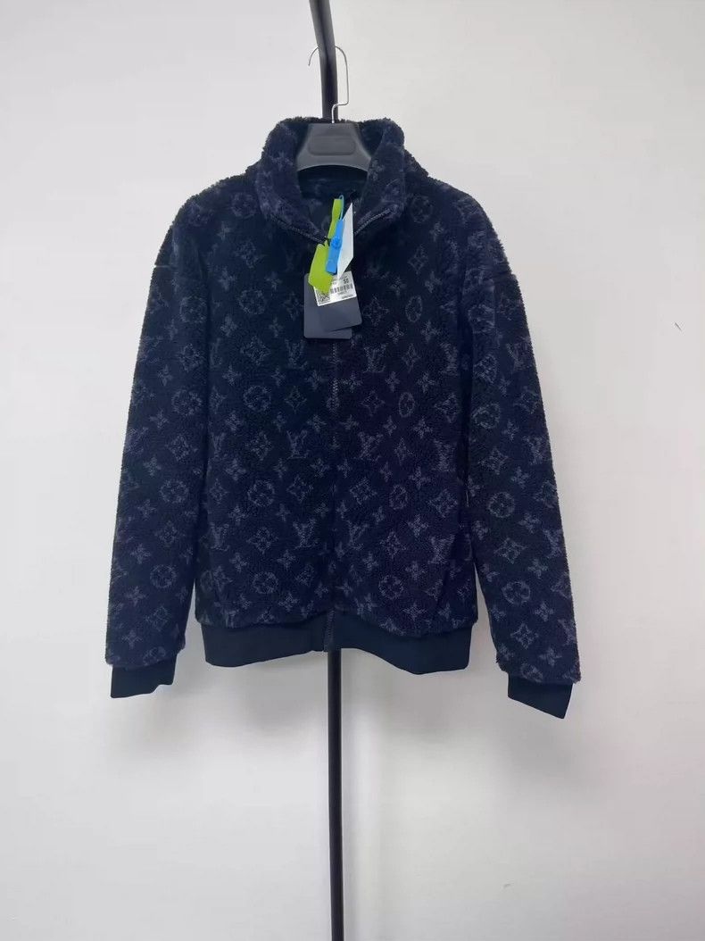Louis Vuitton Louis Vuitton Full jacquard suede Logo jacket Size US S / EU 44-46 / 1 - 1 Thumbnail