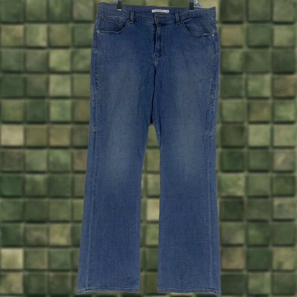 Levi's Levi's Jeans Bootcut Size 14 High Rise 32 x 32 Embroidered Denim Blue Womens Regular Stretch Comfort Modern Casual Size 36" / US 14 / IT 50 - 1 Thumbnail