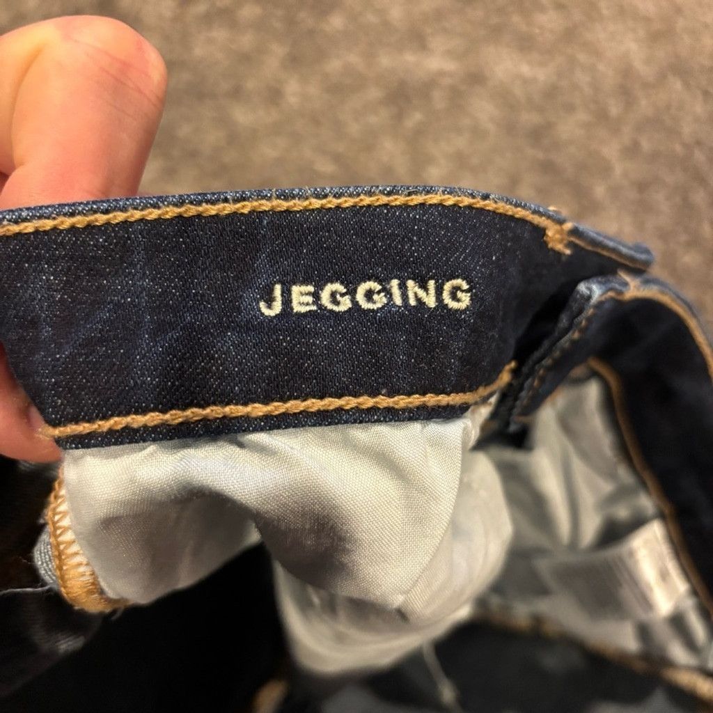 American Eagle Outfitters American Eagle Outfitters Women's Deep Indigo Jegging Jeans Size 28" / US 6 / IT 42 - 6 Thumbnail