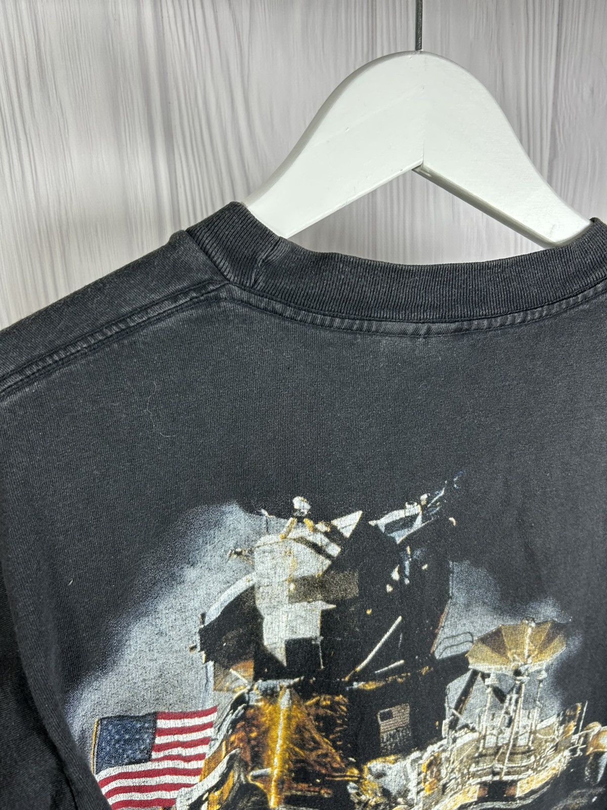 Vintage VTG 1997 Kennedy Space Center Moon Landing USA Flag T-Shirt Size US S / EU 44-46 / 1 - 13 Thumbnail