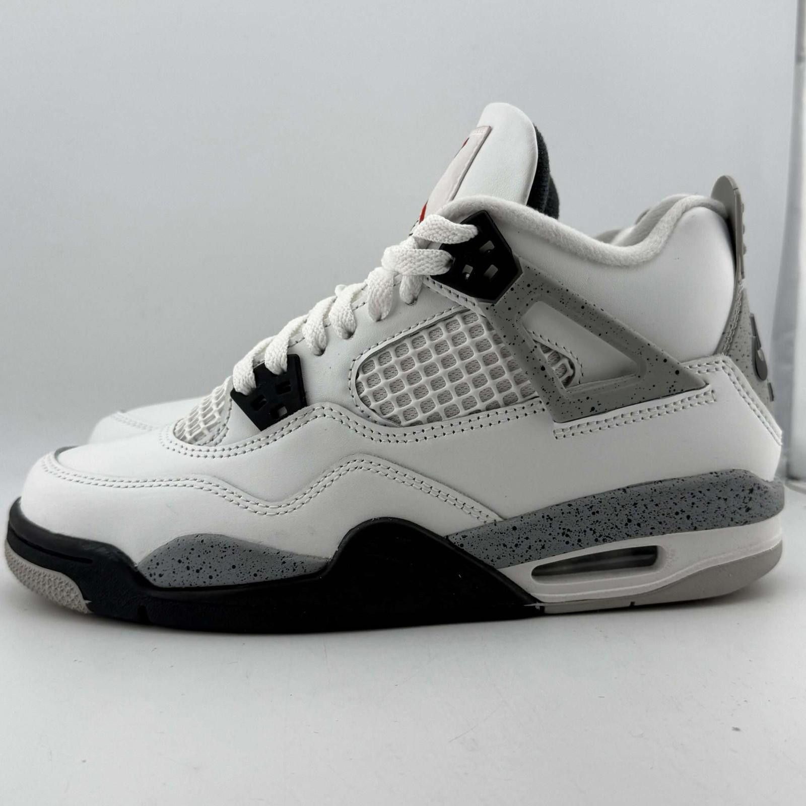 Jordan Brand Jordan 4 White Cement 5.5Y Used OG Box Size US 5.5 / EU 38 - 2 Thumbnail