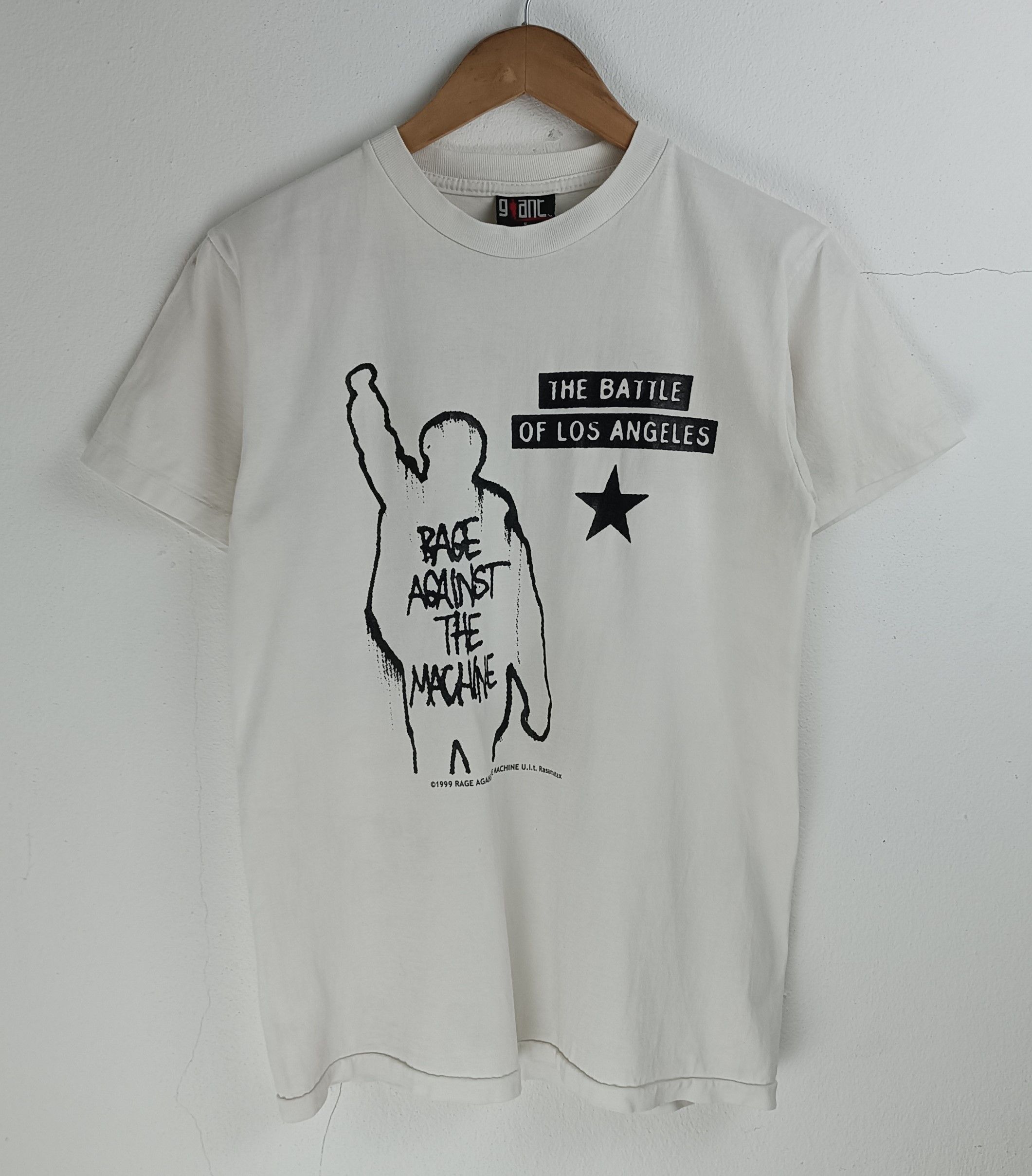 Band Tees VINTAGE '99 RAGE AGAINST THE MACHINE 'BATTLE LOS ANGELES' TS Size US S / EU 44-46 / 1 - 3 Thumbnail