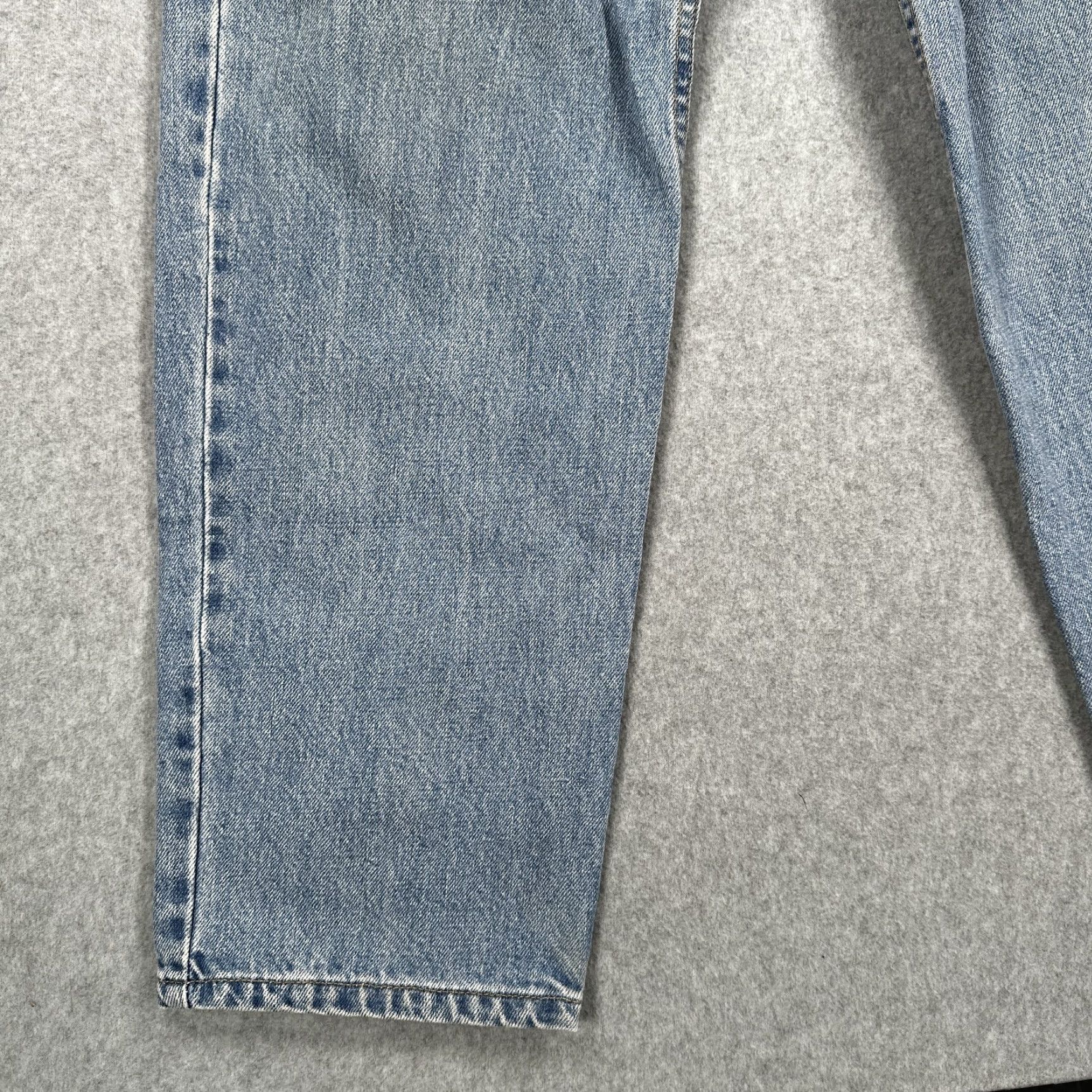 Levi's VINTAGE Levi's 550 Jeans Mens 33x30 Blue Relaxed Fit Tapered Leg Denim Zip Fly Size US 33 - 5 Thumbnail