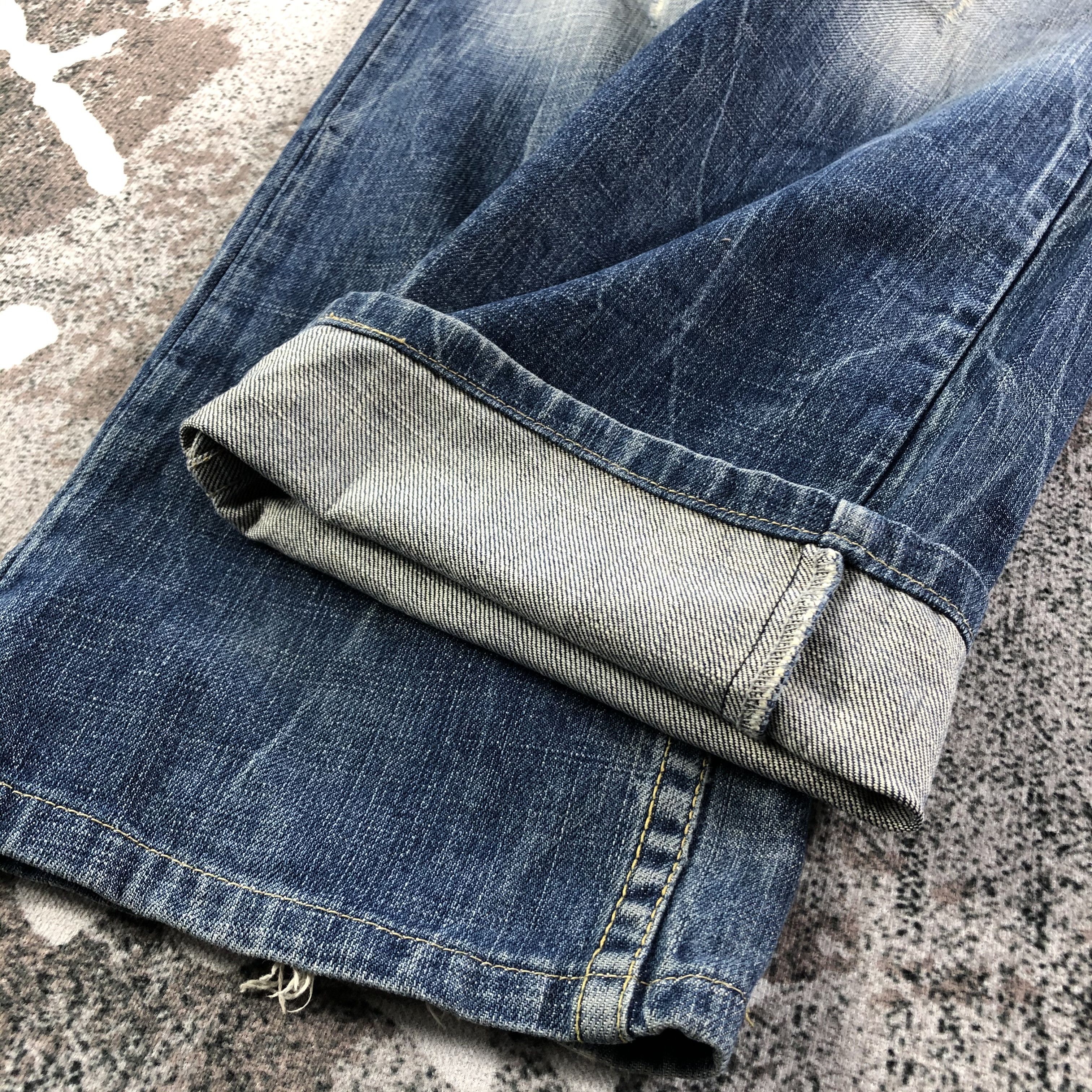 Japanese Brand Red Pepper Jeans Faded Blue Distressed Denim KJ1744 Size US 32 / EU 48 - 7 Thumbnail