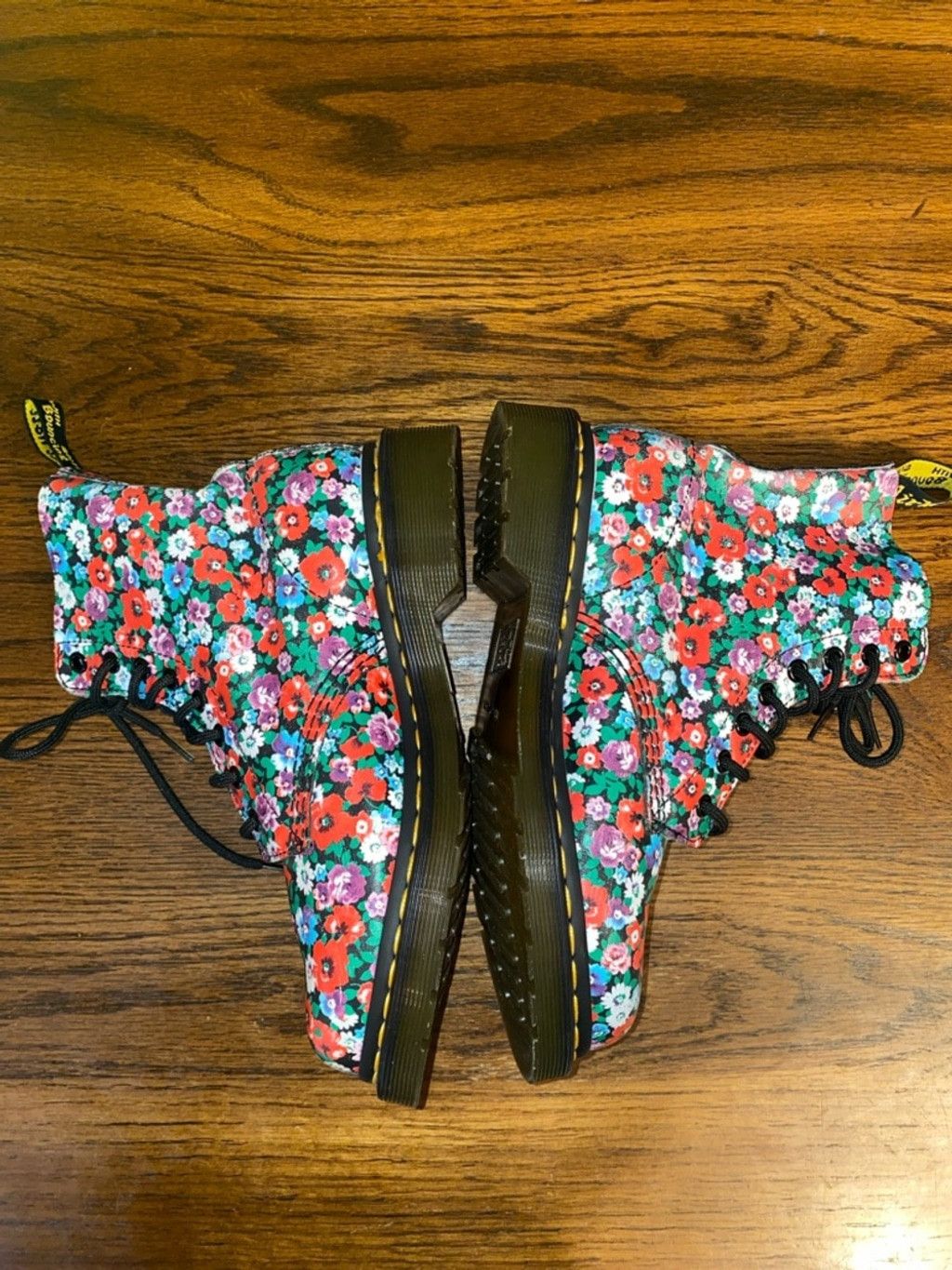 Dr. Martens Dr. Martens Floral Lace-Up Pascal Combat Boots size 7 Size US 7 / IT 37 - 8 Thumbnail