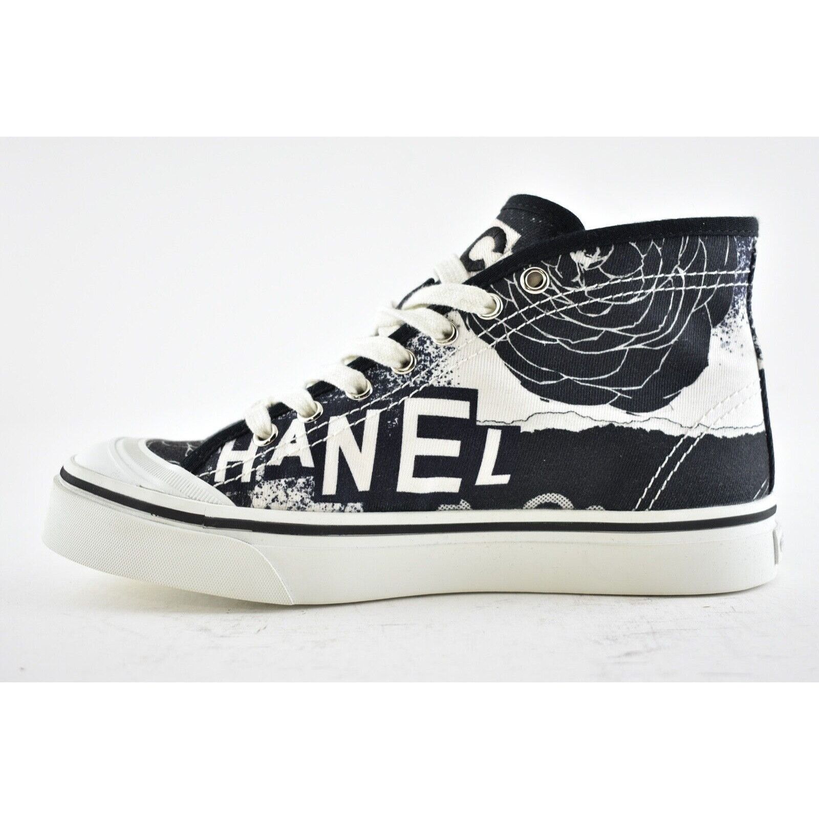 Chanel 20P Fabric CC Logo Flat High Top Runner Trainer Sneaker 37 Size US 7 / IT 37 - 7 Thumbnail