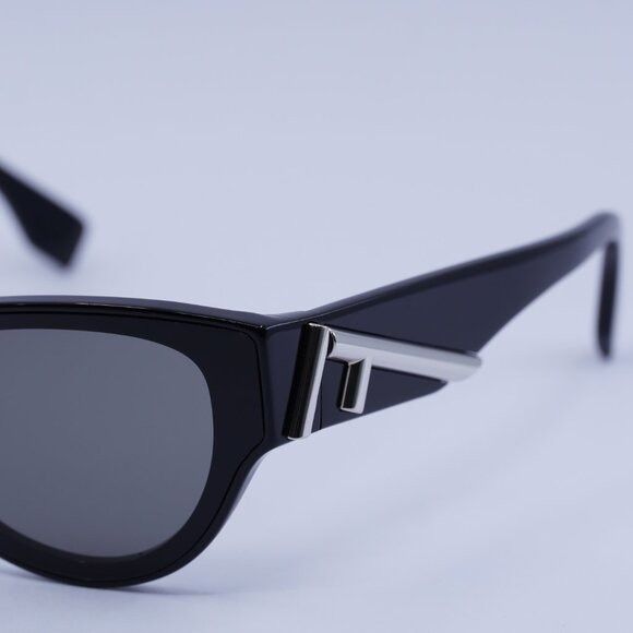 Fendi Fendi FE40135I 01A Sunglasses Shiny Black Cat Eye Frame Size ONE SIZE - 11 Thumbnail
