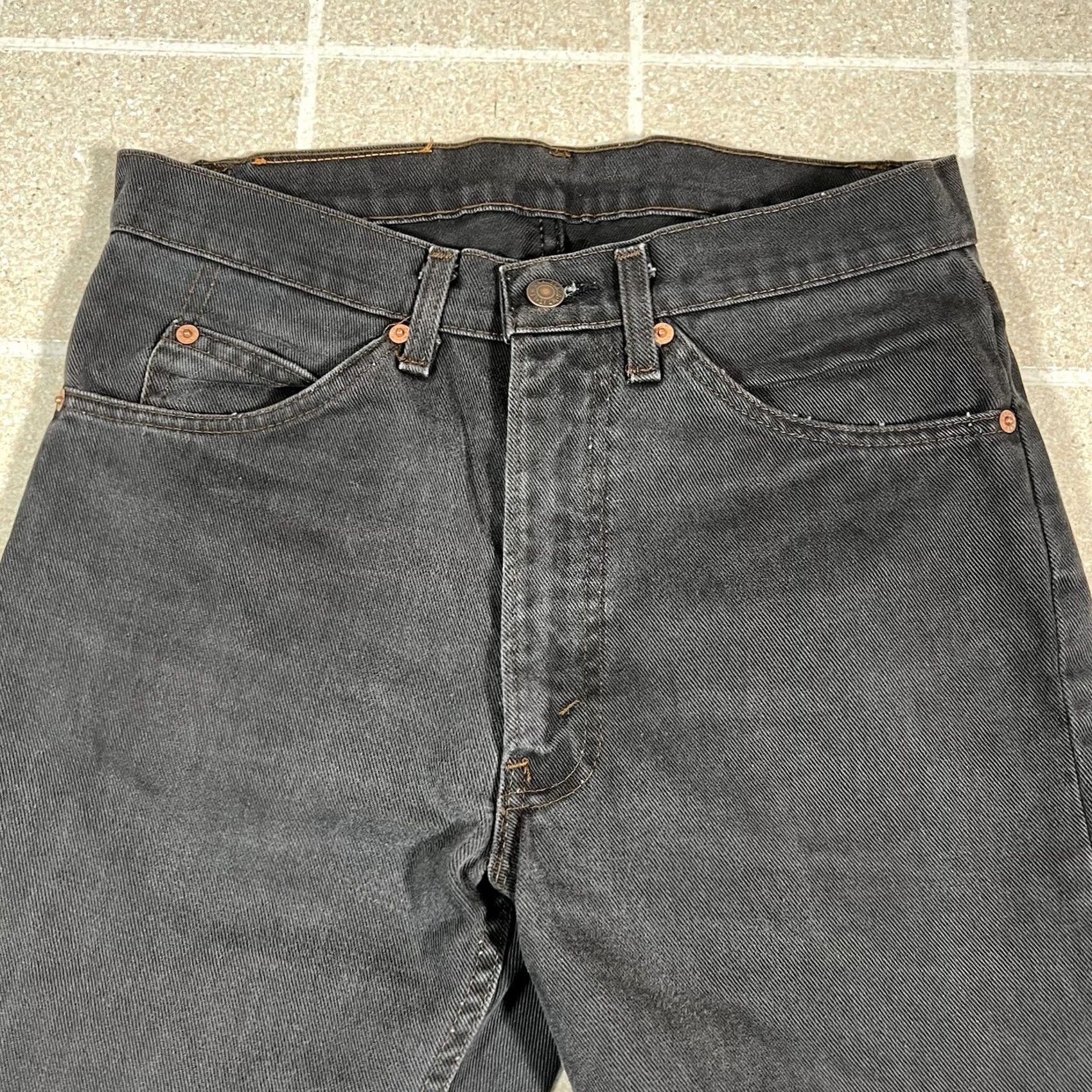 Levi's VINTAGE Levi’s 505 Jeans Men 29x29 Black Denim USA Made 1982 Leather/Black Tab Size US 29 - 7 Thumbnail