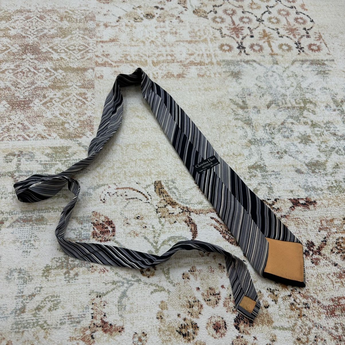 Christian Dior Monsieur Vintage Cristian Dior Monsieur Tie Pure Silk Luxury Streetwe Size ONE SIZE - 2 Thumbnail