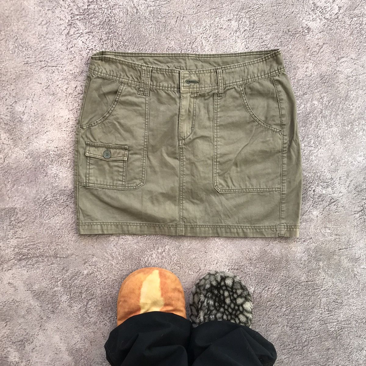 Vintage Y2K Vintage Cargo Mini Skirt Streetwear Baggy Pockets 28 Size 28" / US 6 / IT 42 - 1 Thumbnail