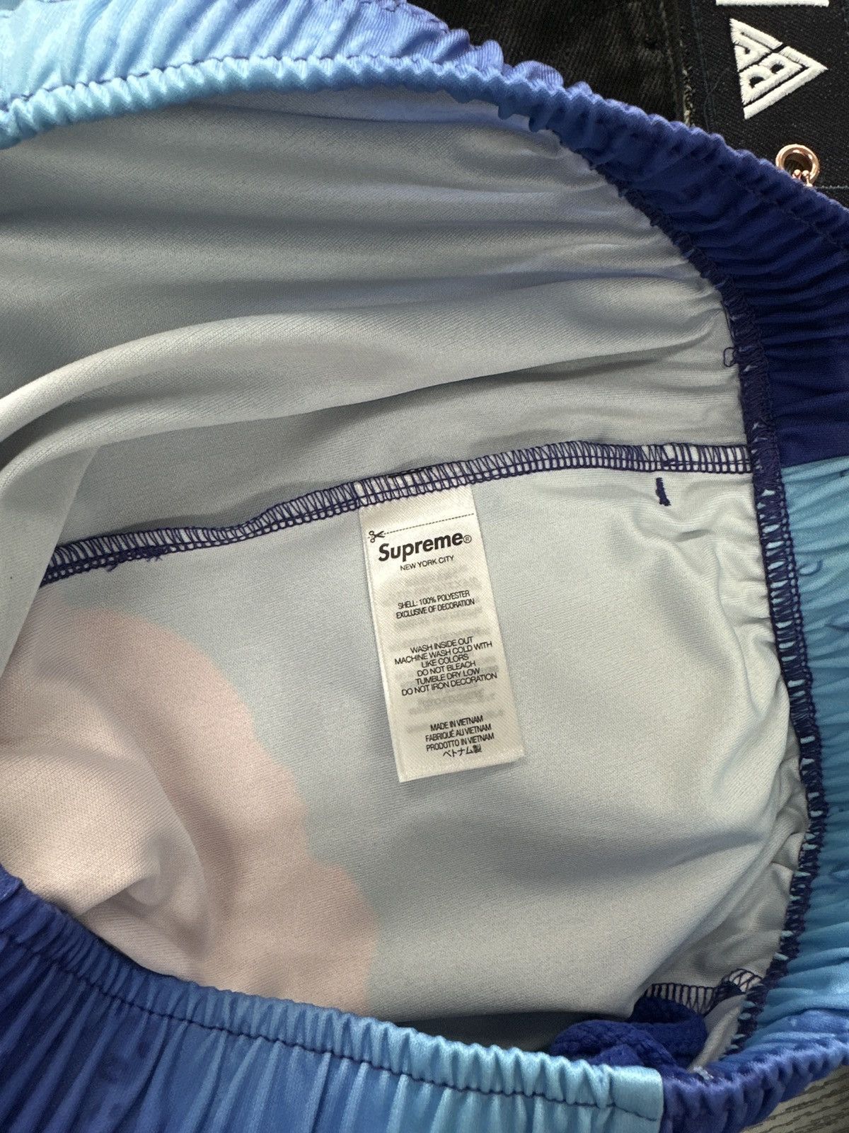 Supreme Supreme Fiji Soccer Shorts Size US 31 - 6 Thumbnail