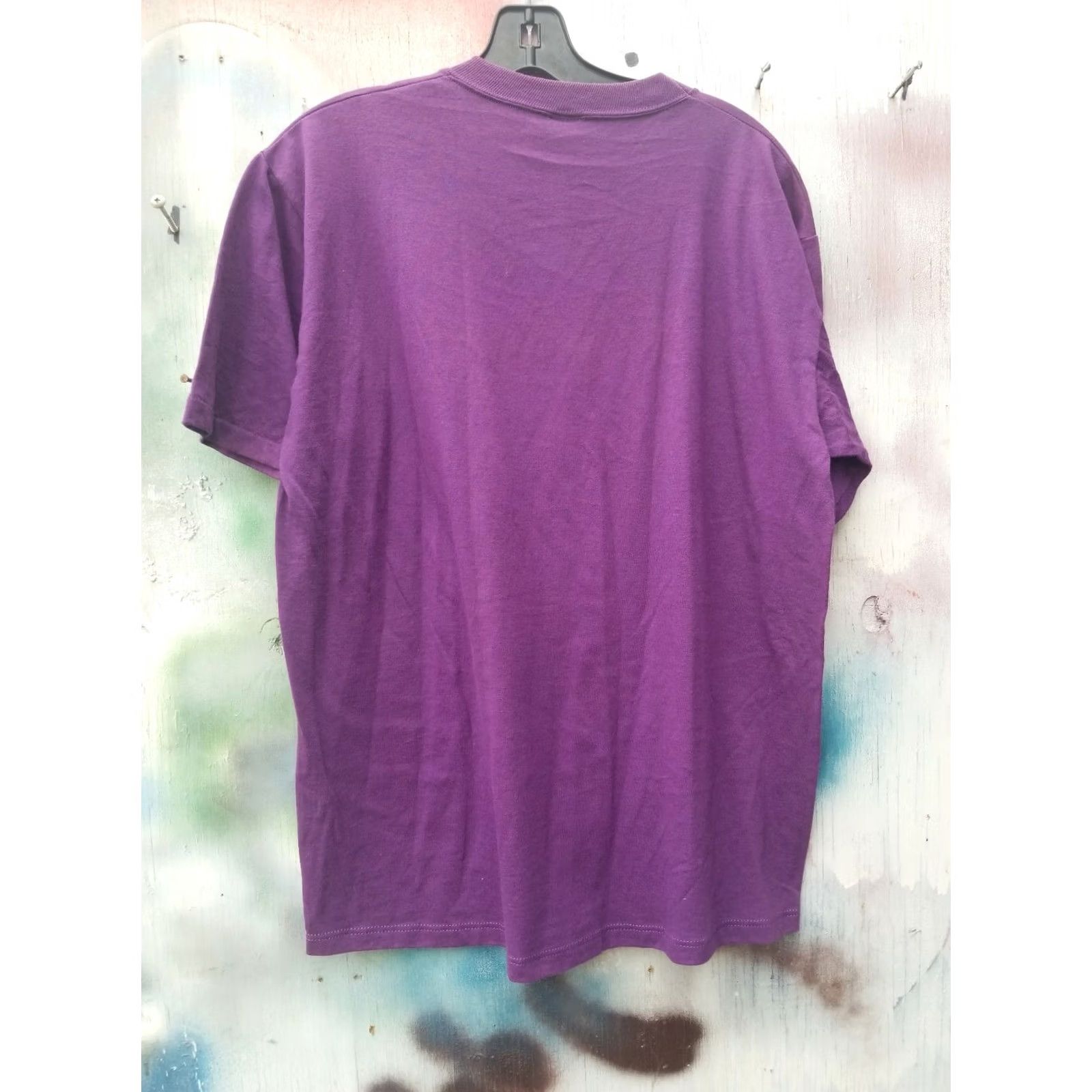 Velva Sheen VINTAGE RAINBOW 80s USS ARKANSAS CGN-41 MASC0T GRAPHIC SHIRT XL Mens Graphic Tee Purple Short Sleeve 1980s Size US XL / EU 56 / 4 - 2 Thumbnail