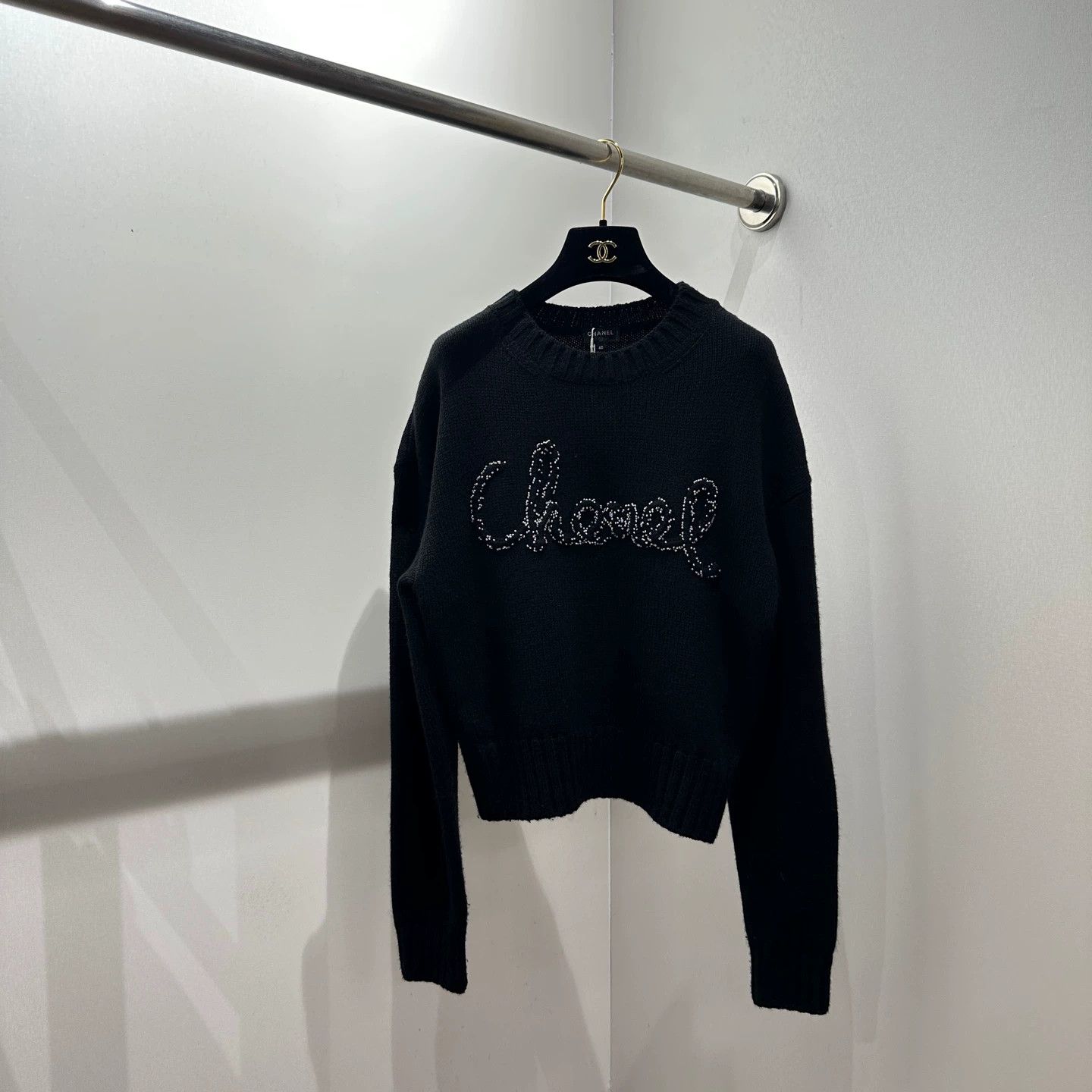 Chanel Chanel Beaded Slogan Lettering Cashmere Sweater 40 Size M / US 6-8 / IT 42-44 - 1 Thumbnail