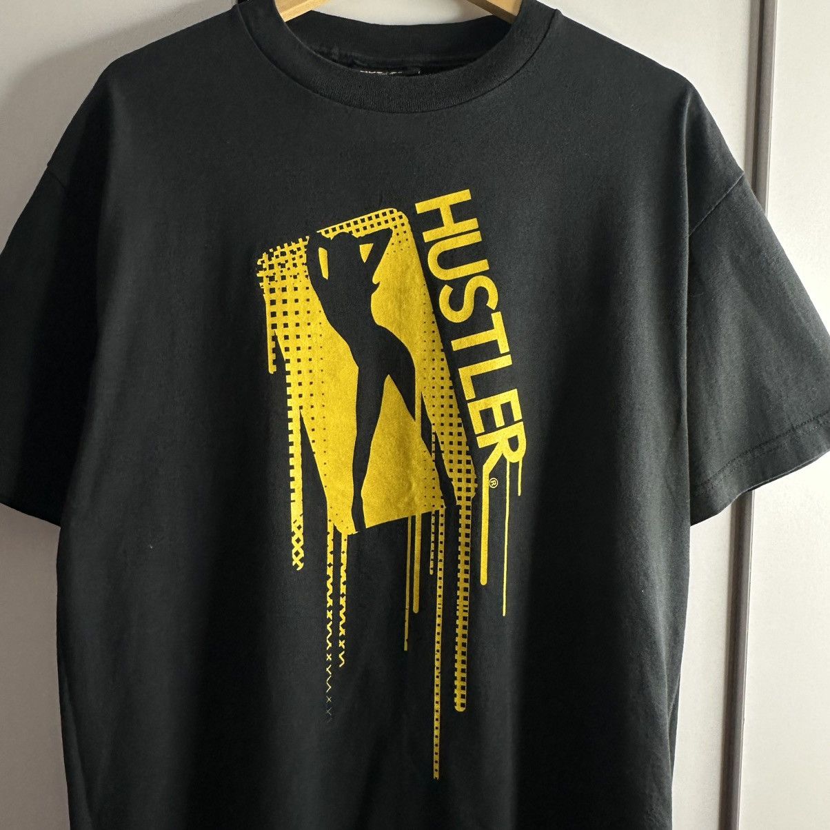 Playboy Hustler 18+ Porn T-shirt Exclusive Tee Vintage Rare Size US L / EU 52-54 / 3 - 2 Thumbnail