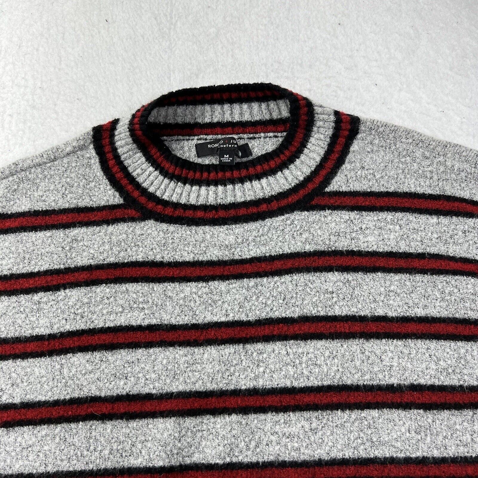 Other Romeo + Juliet Couture Gray Red Black Crewneck Sweater Size M / US 6-8 / IT 42-44 - 2 Thumbnail