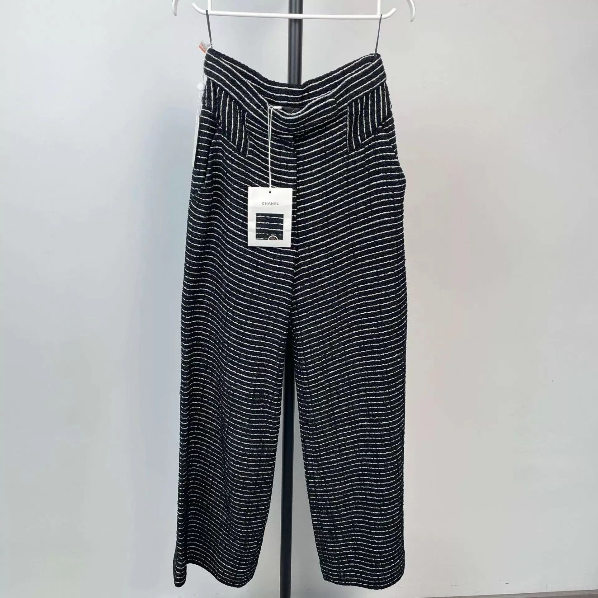 Chanel Chanel 23P Wool Colorblocked Pants Black Silver New Extra 36 Size 26" / US 2 / IT 38 - 1 Thumbnail