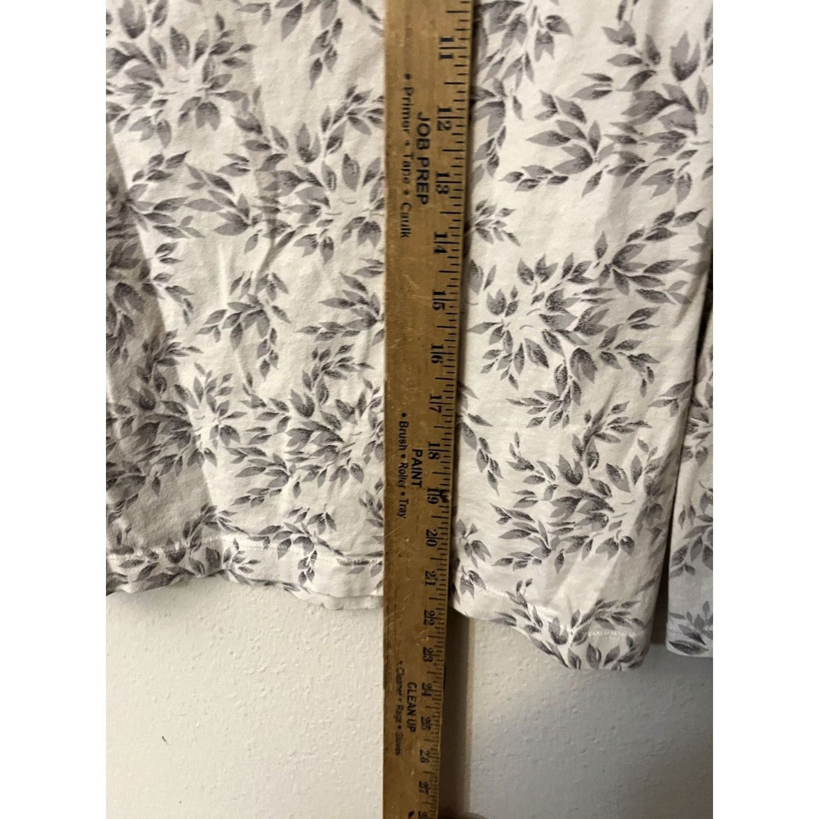 Charter Club Charter Club Pajama Top Womens Medium White Gray Floral Henley Neck Size M / US 6-8 / IT 42-44 - 4 Thumbnail