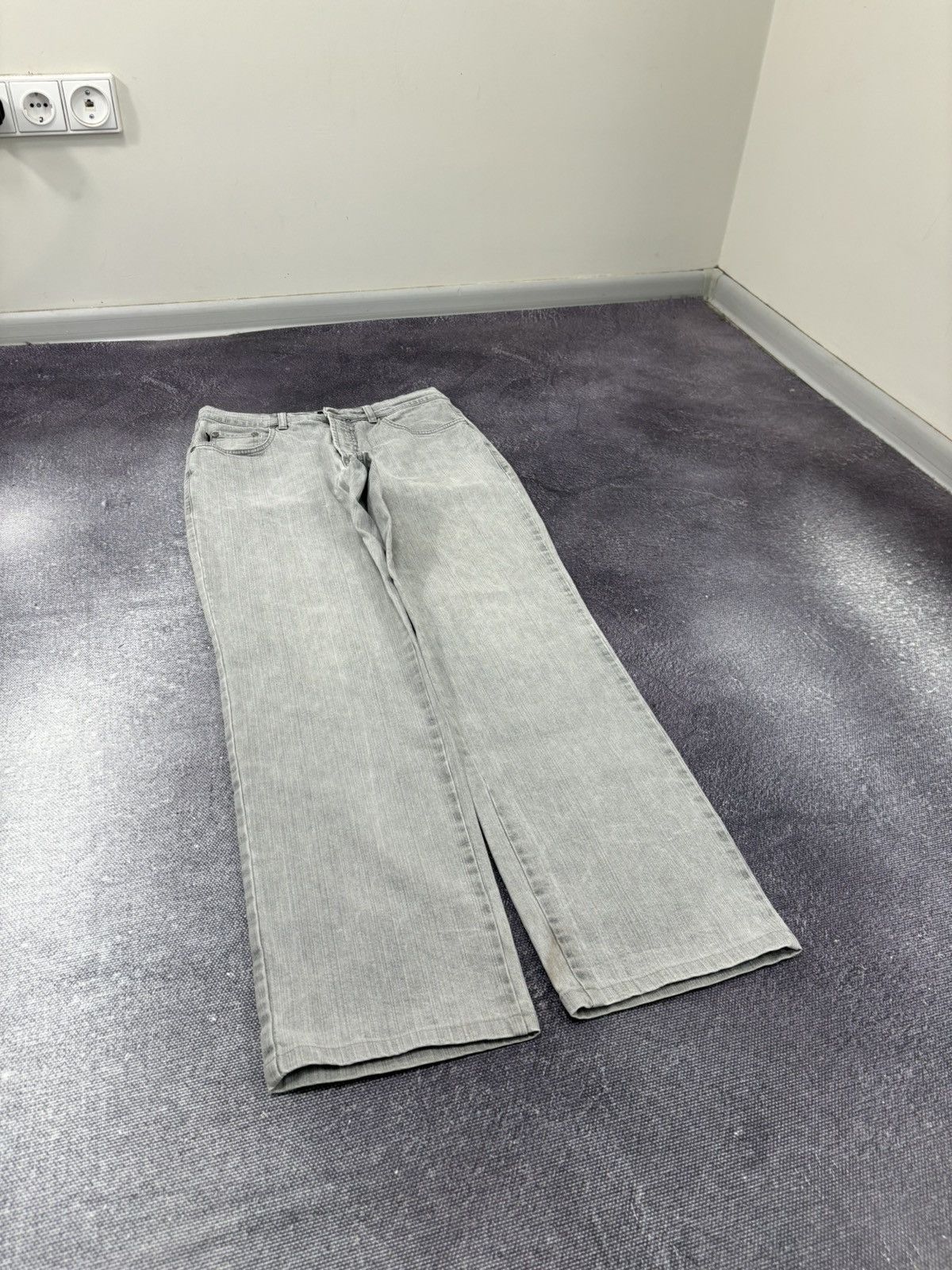 Trussardi Vintage Trussardi Jeans Men’s Italian Luxury Denim Jeans Size US 31 - 12 Thumbnail