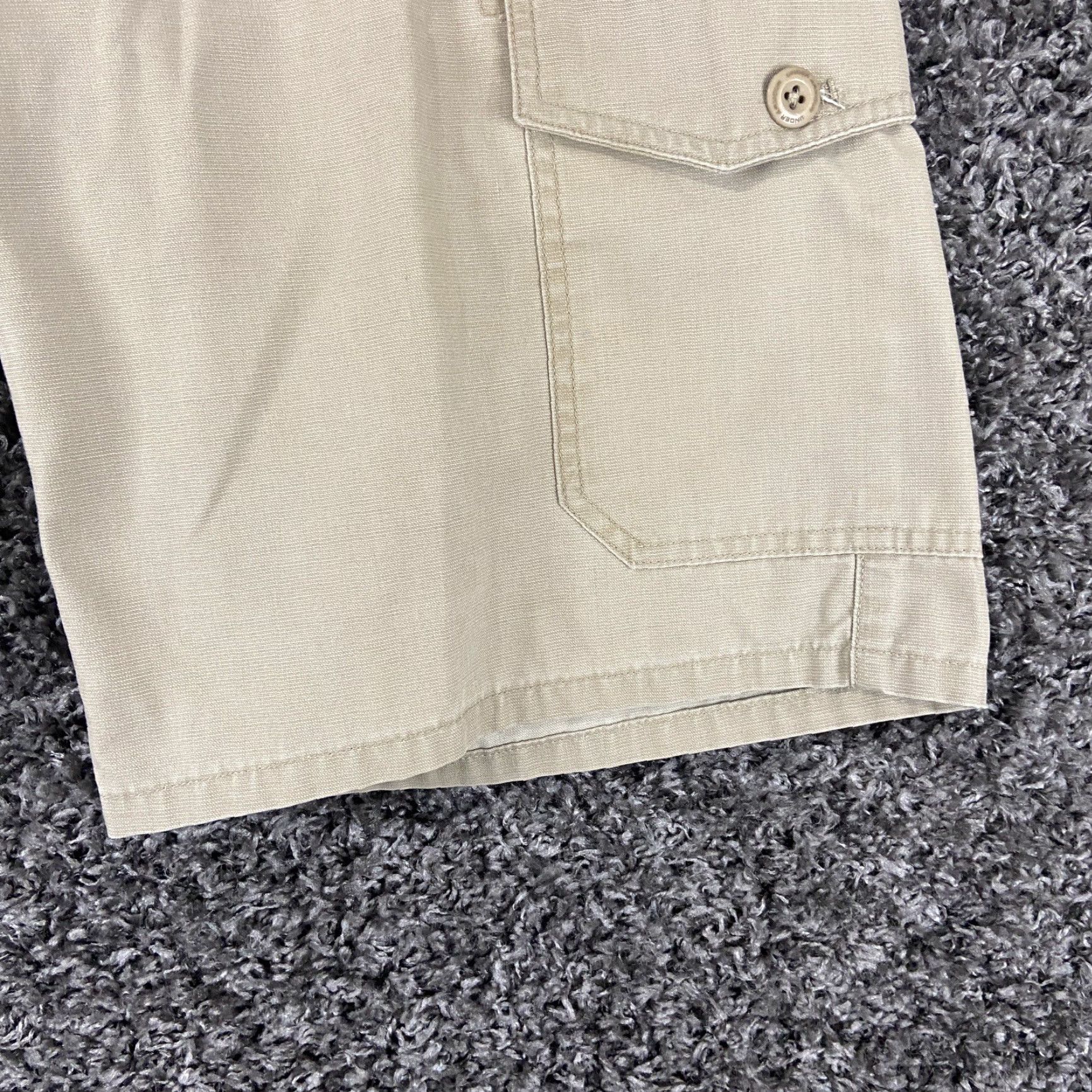 Under Armour Under Armour Cargo Shorts Men’s 36 Beige Mens Regular Athletic Summer Activewear Size US 36 / EU 52 - 2 Thumbnail