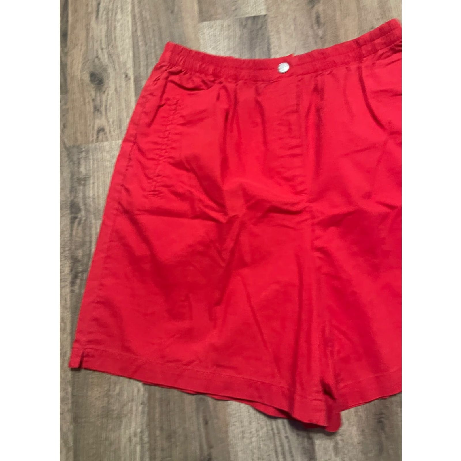 Vintage Karen Scott Shorts Women's Size 10 Red Stretchable Waist Flat Front Casual Chino 7 in Inseam Regular 28 in Waist Size 32" / US 10 / IT 46 - 4 Thumbnail