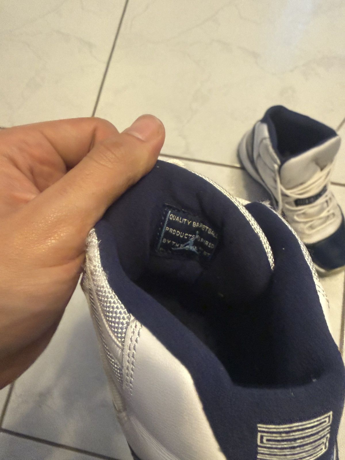Jordan Brand Air Jordan 11 Midnight Navy Size US 7 / EU 40 - 9 Thumbnail