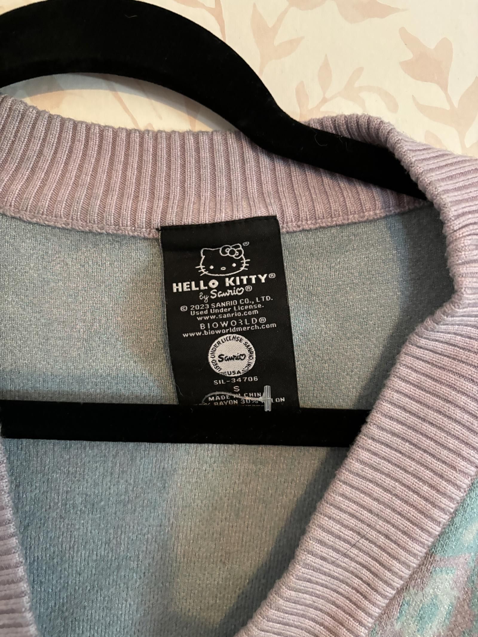 Designer NWOT Hello Kitty Vintage Cardigan Sweater S Size S / US 4 / IT 40 - 2 Thumbnail