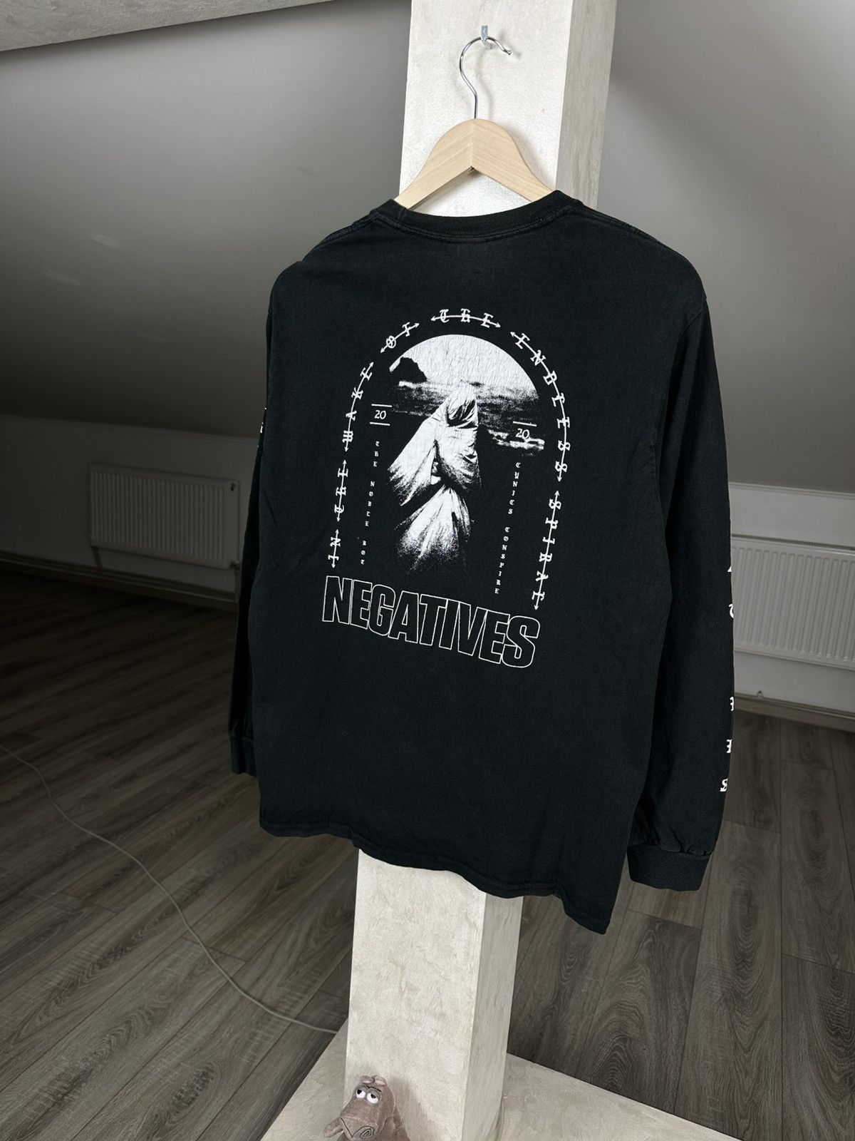 Band Tees NEGATIVES Rock Band T-Shirt Y2K Size US M / EU 48-50 / 2 - 1 Thumbnail