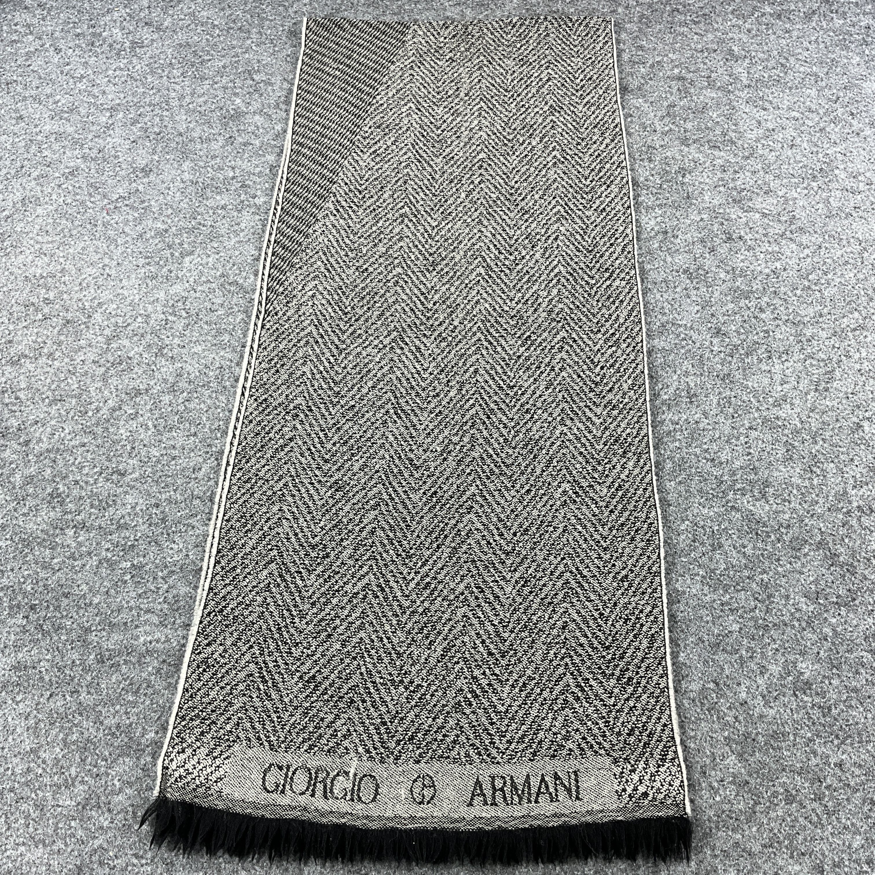 Giorgio Armani Giorgio Armani Scarf / Muffler / Neckwear T1242 Size ONE SIZE - 2 Thumbnail