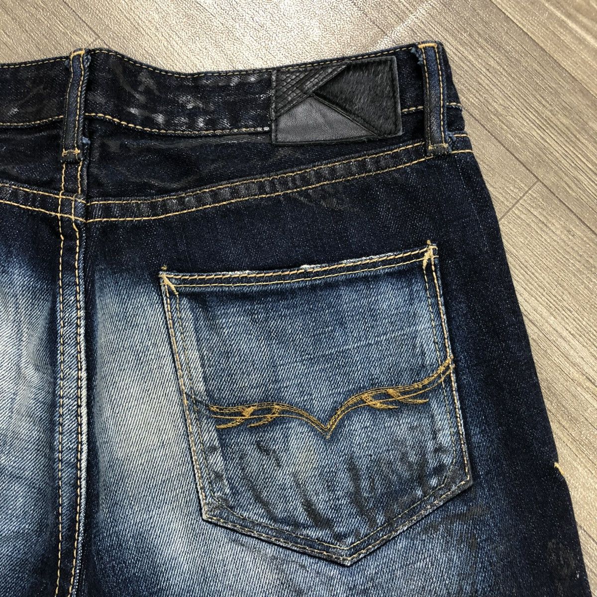 GOSTAR DE FUGA × If Six Was Nine × Tornado Mart 🇯🇵 2000s Fuga Devil Vomits Claw Mark Distressed Flared Jeans Size US 30 / EU 46 - 18 Thumbnail