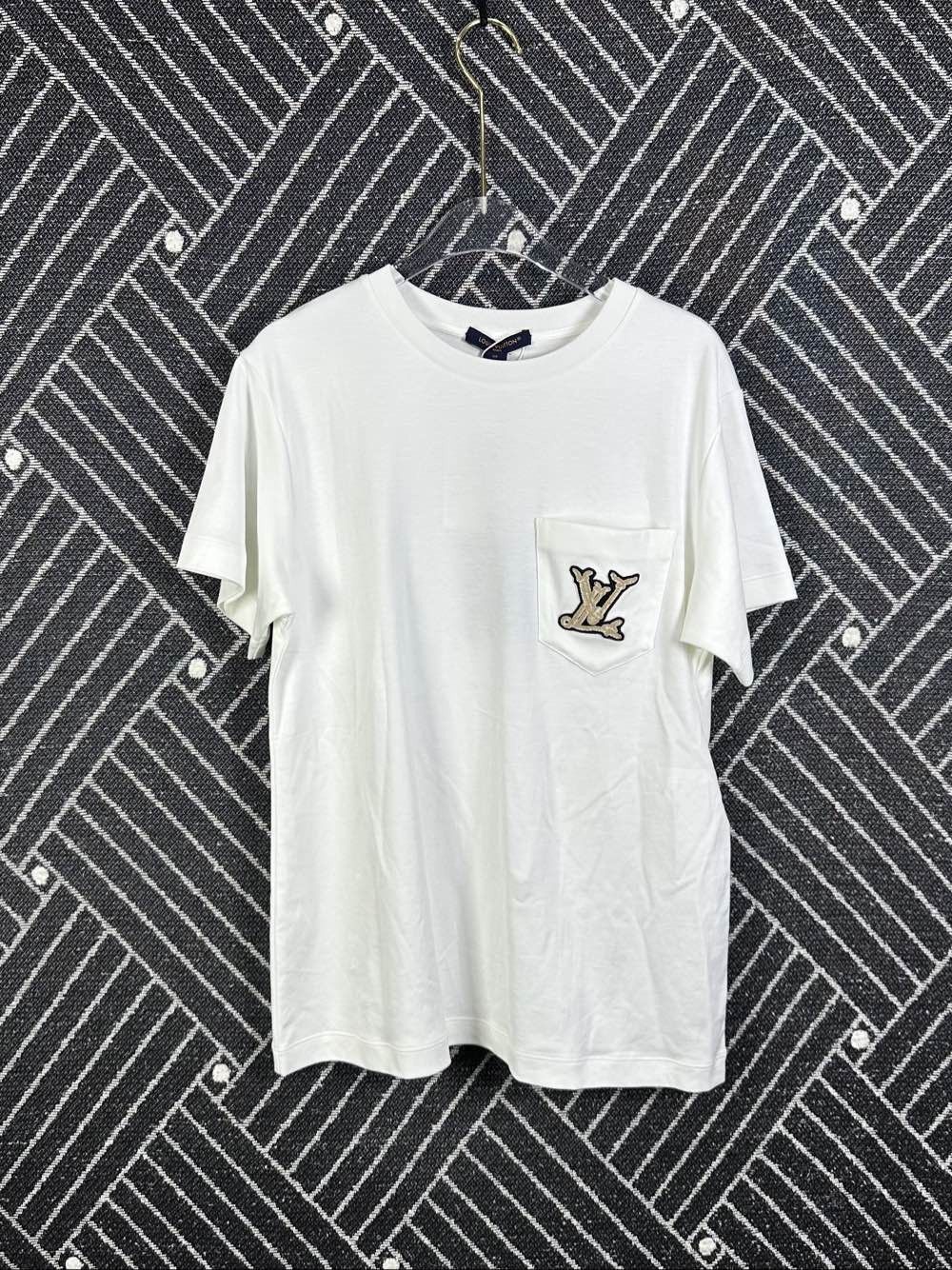 Louis Vuitton Louis Vuitton Logo Embroidery T-Shirt Size M Size M / US 6-8 / IT 42-44 - 1 Thumbnail